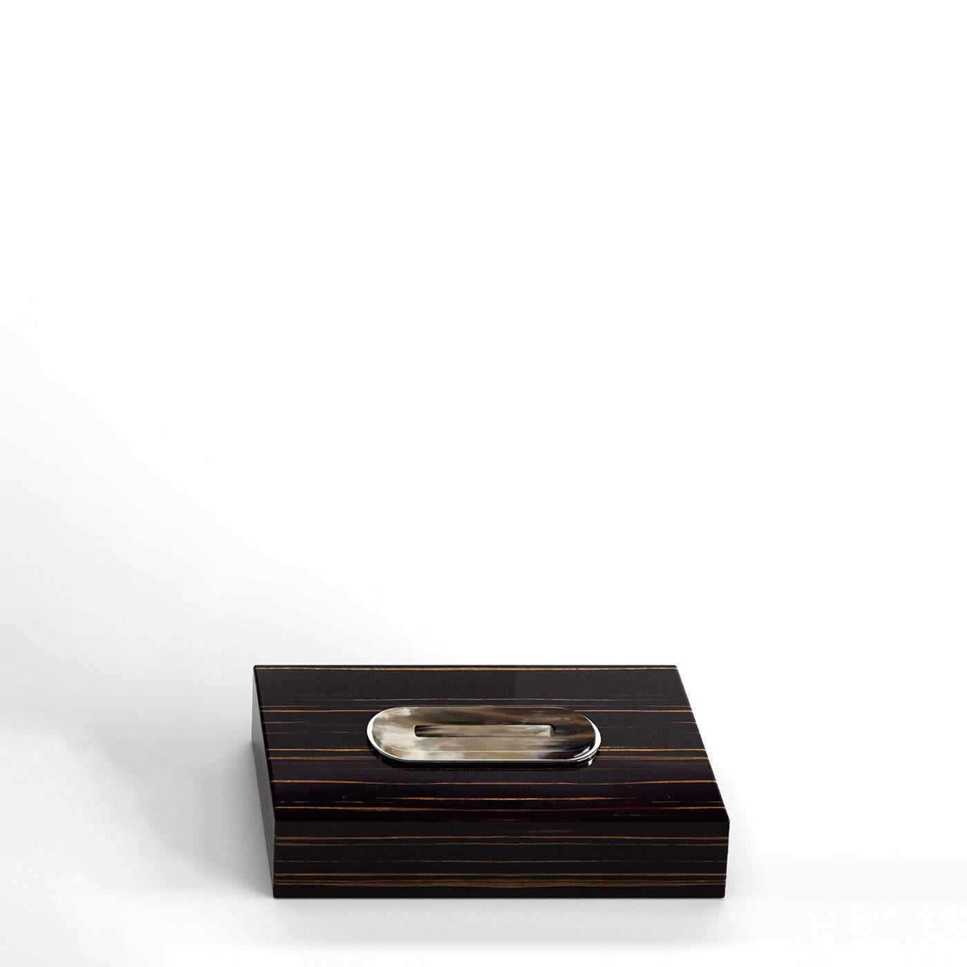 Portapañuelos Veletta de Madera Lacada en Negro y Corno Italiano, Mod. 2430 en Nuevo estado para la venta en Recanati, Macerata