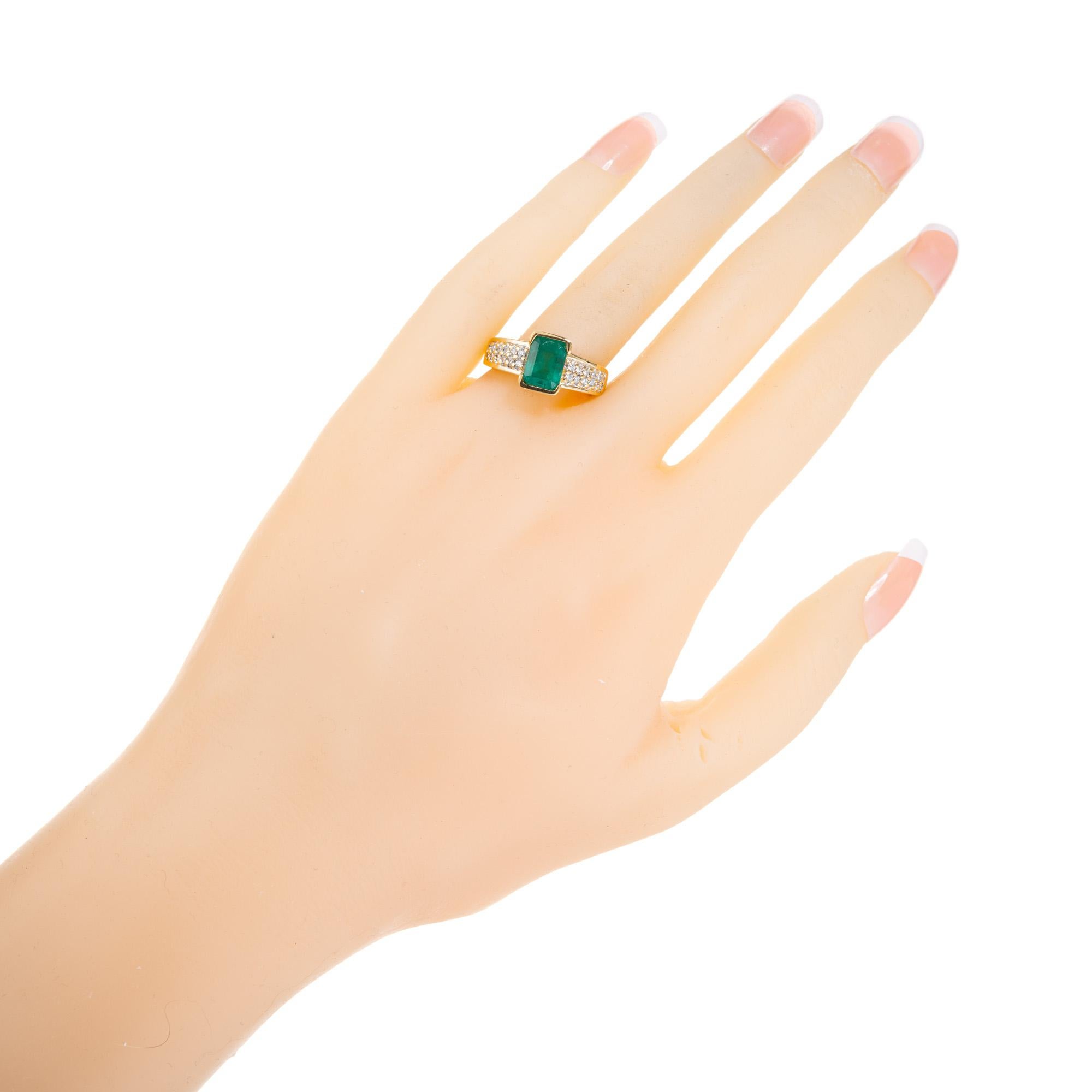 Vellmar Verlobungsring aus Gelbgold mit GIA-zertifiziertem 1,63 Karat Smaragd und Diamant im Angebot 3