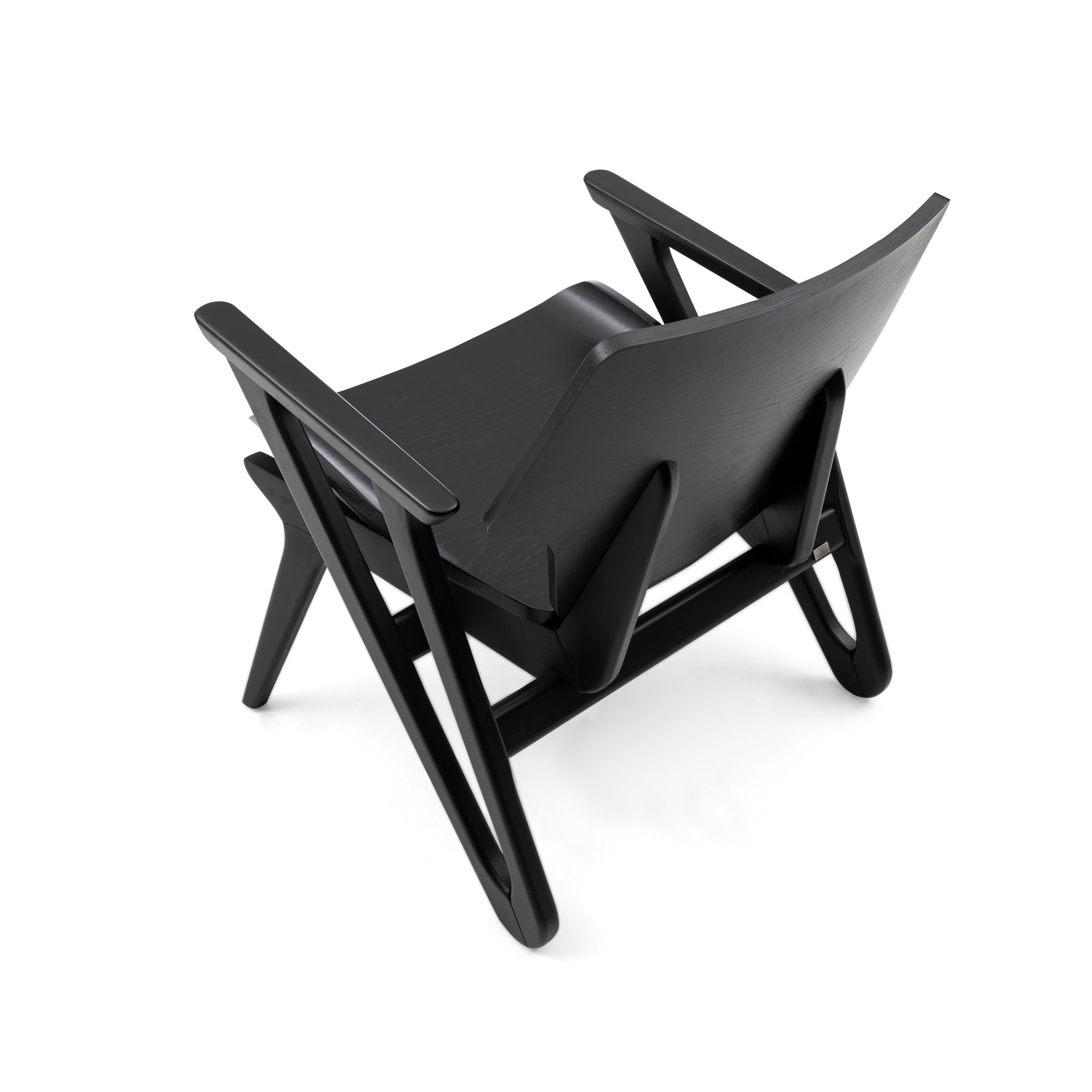 Velo-Sessel mit geformter Sitzfläche und geformter Rückenlehne in schwarzer Holzoberfläche (Hartholz) im Angebot