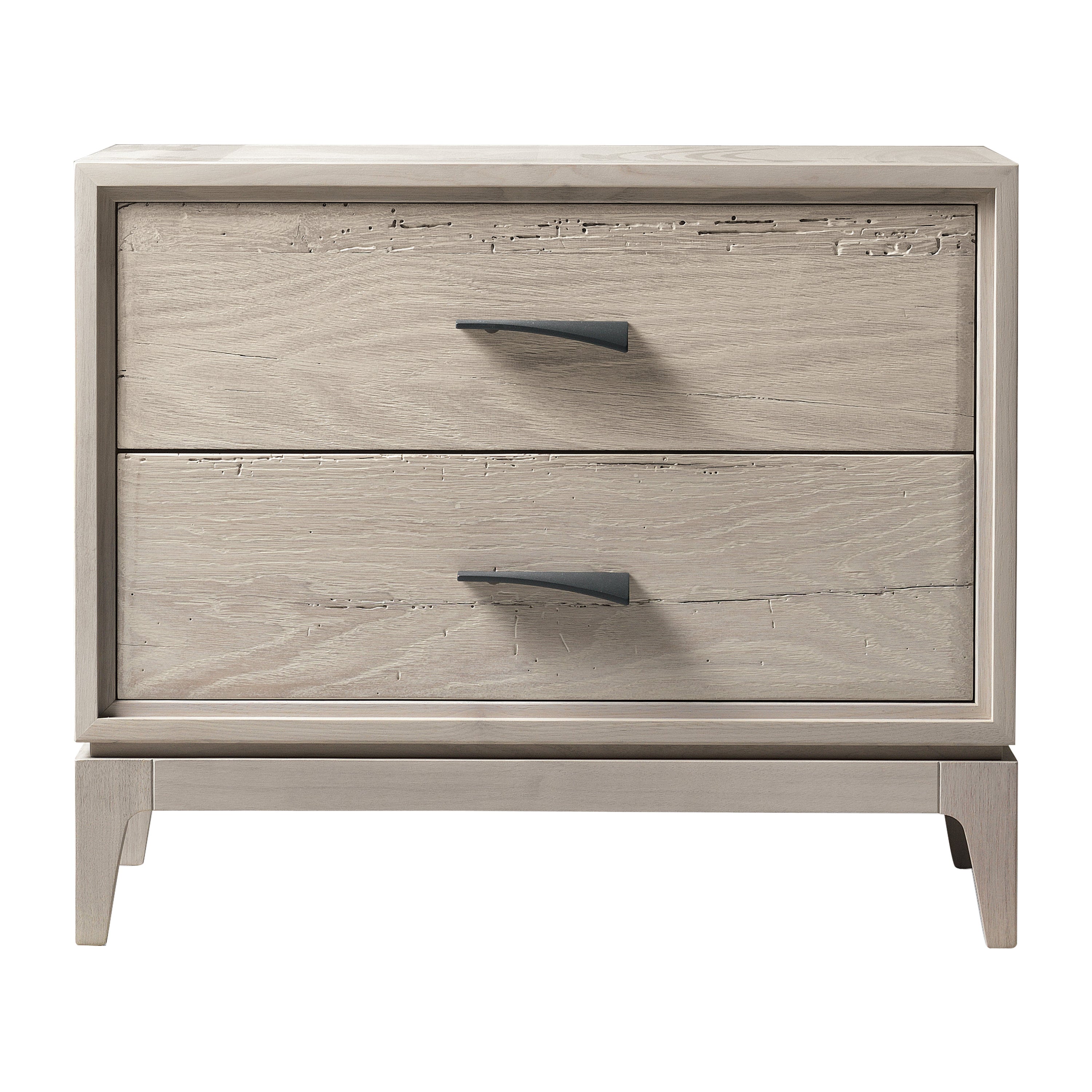 Table de chevet Velo en bois massif, noyer, finition grise faite à la main, contemporaine en vente