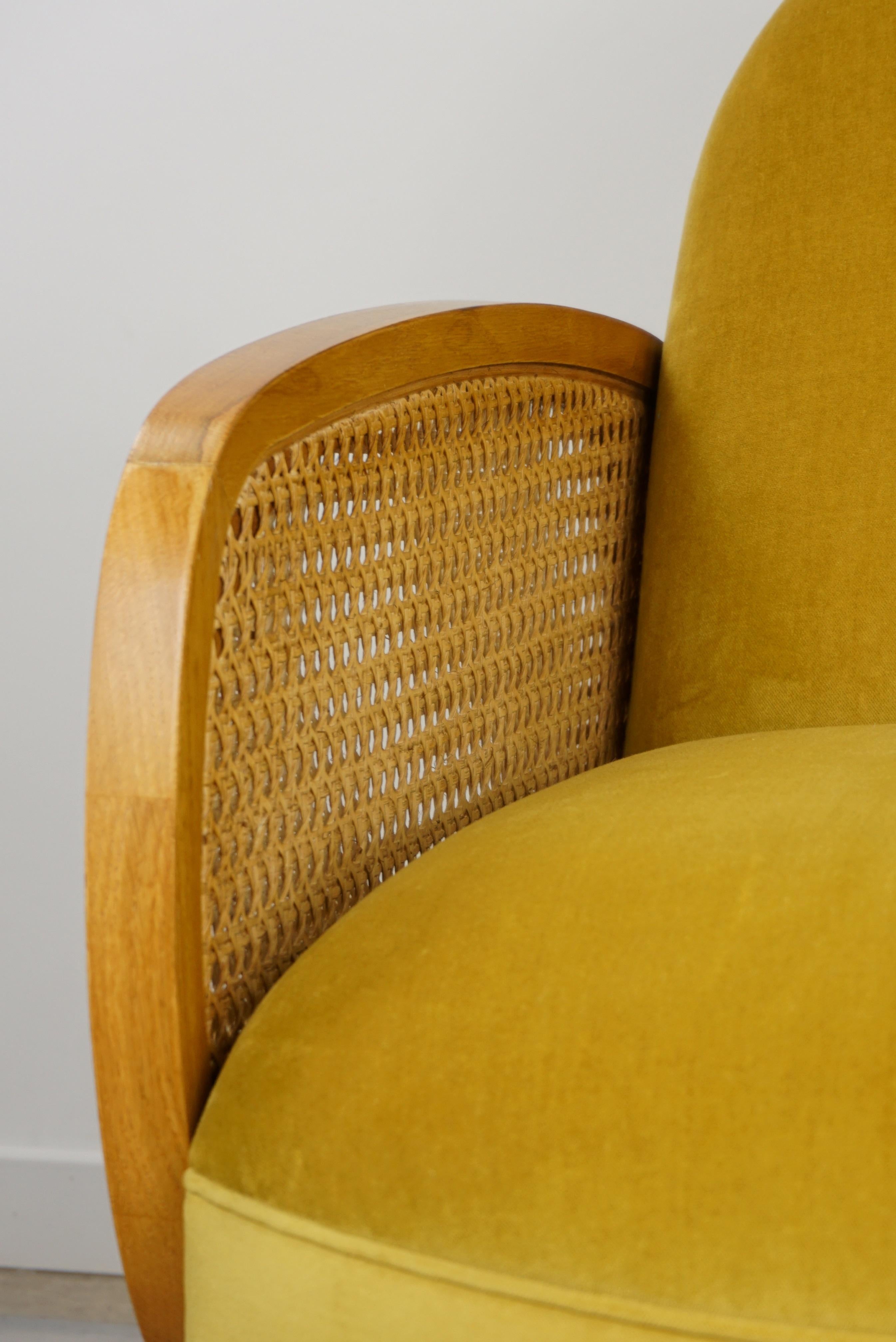 Paire de fauteuils confortables en bois de chêne et velours 6