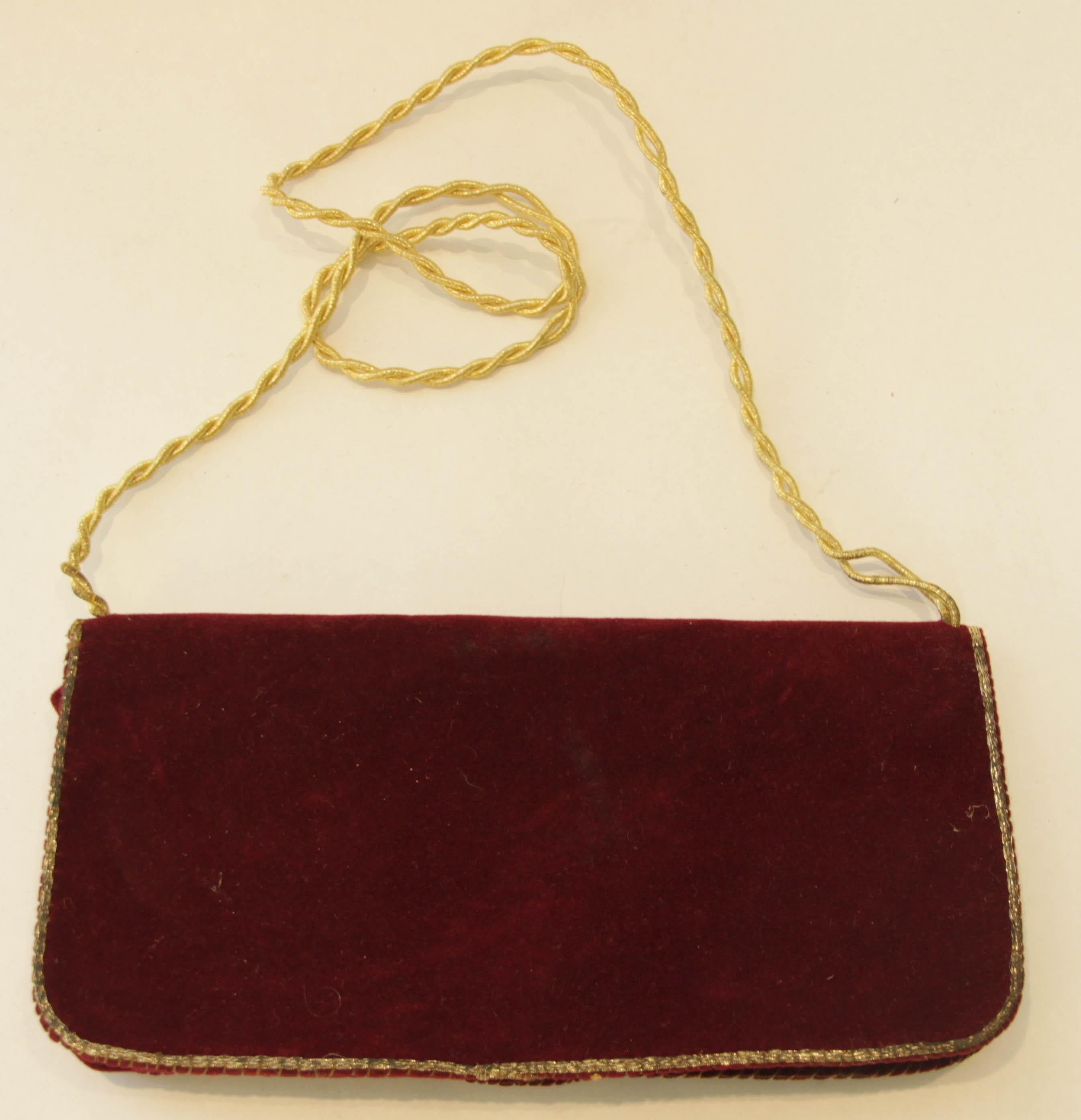 Red Velvet Embroidered 1960s Clutch Fez Morocco For Sale 5