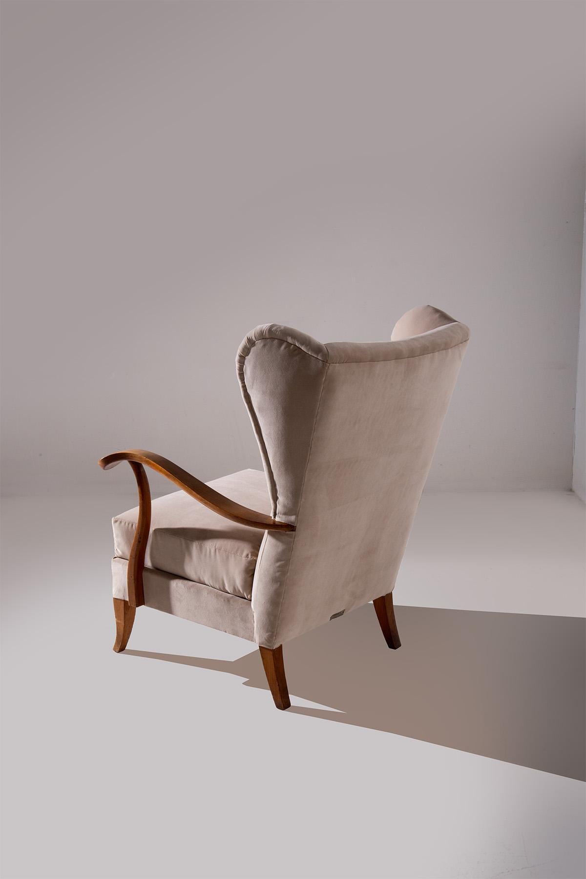 Mid-Century Modern Velvet armchair in the style of Paolo Buffa For Sale