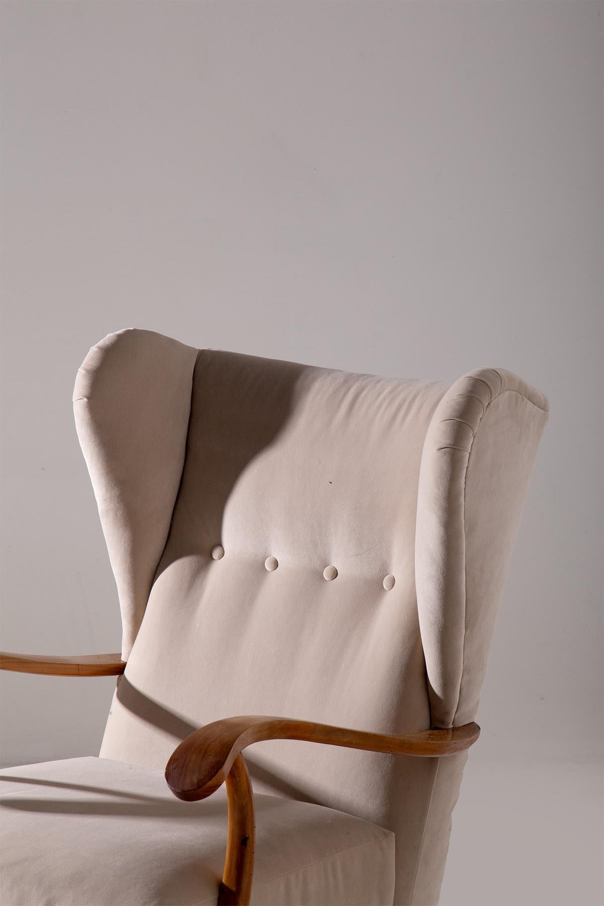 Velvet armchair in the style of Paolo Buffa In Good Condition For Sale In Milano, IT