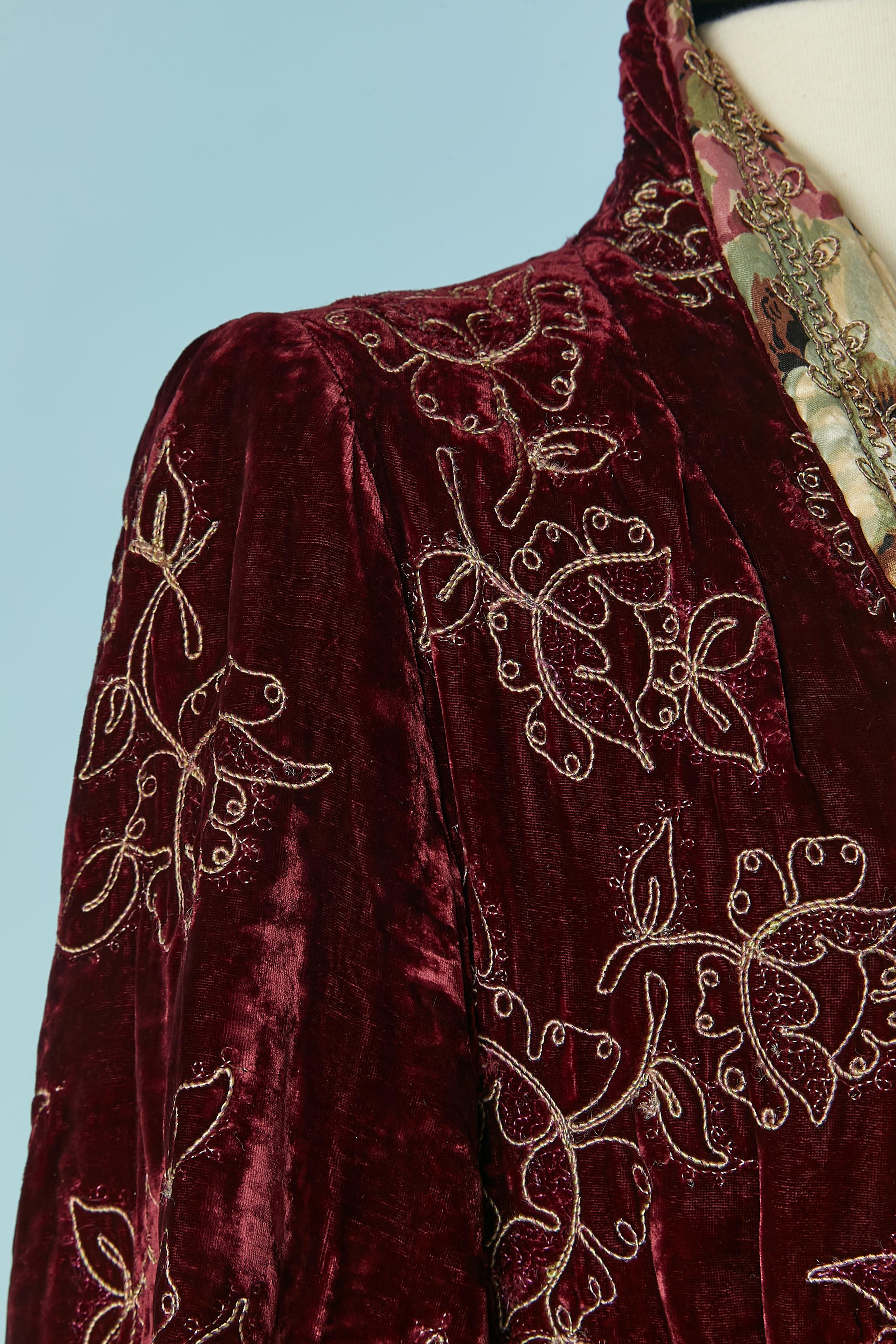 Women's Velvet burgundy Robe with thread embroideries and flower lining Circa 1940's For Sale