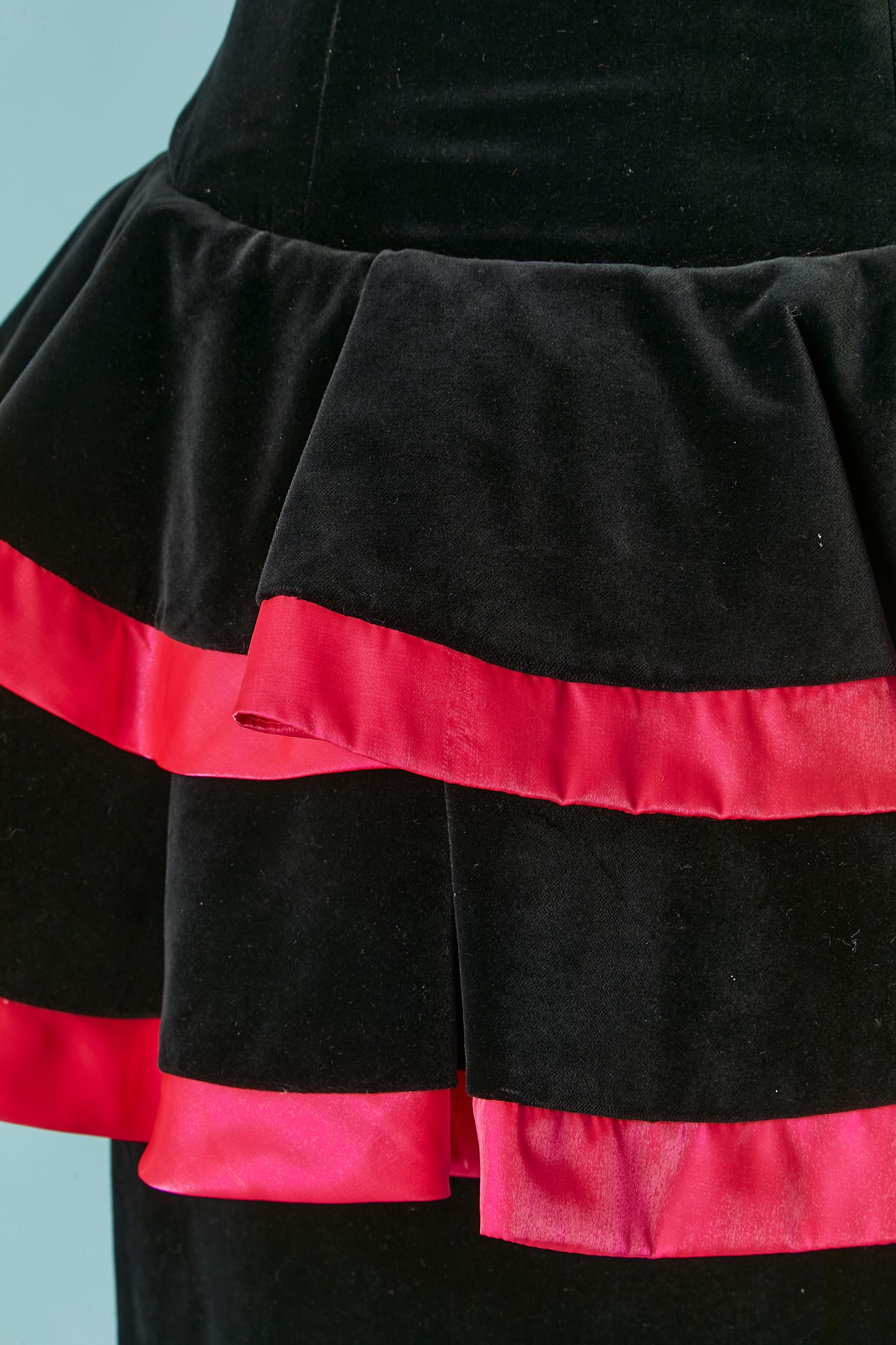 Vestido de noche bustier de terciopelo con ribetes y volantes BARBOGLIO Cristina Jan Negro en venta