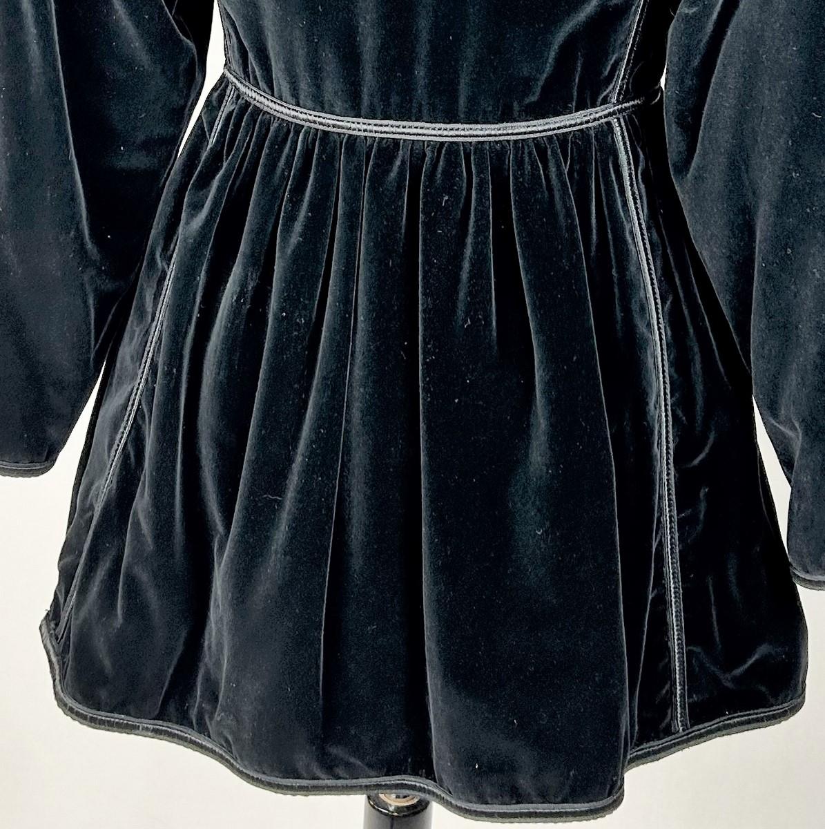 Velvet coat by Yves Saint Laurent Rive Gauche - Ballets Russes Opera collection For Sale 7