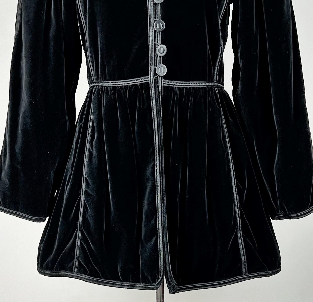 Velvet coat by Yves Saint Laurent Rive Gauche - Ballets Russes Opera collection For Sale 2