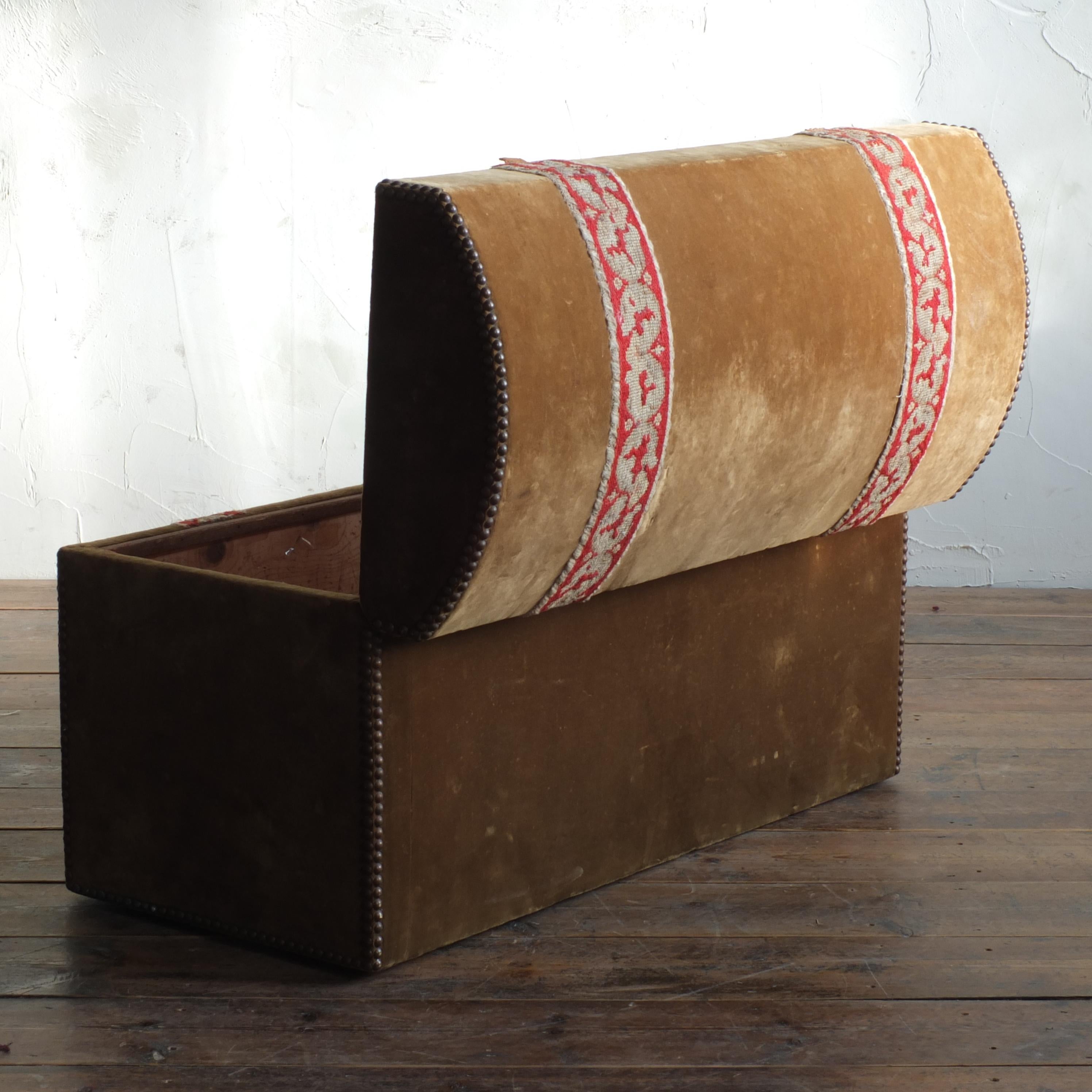 Velvet Covered Pine Domed Top Blanket Box For Sale 4