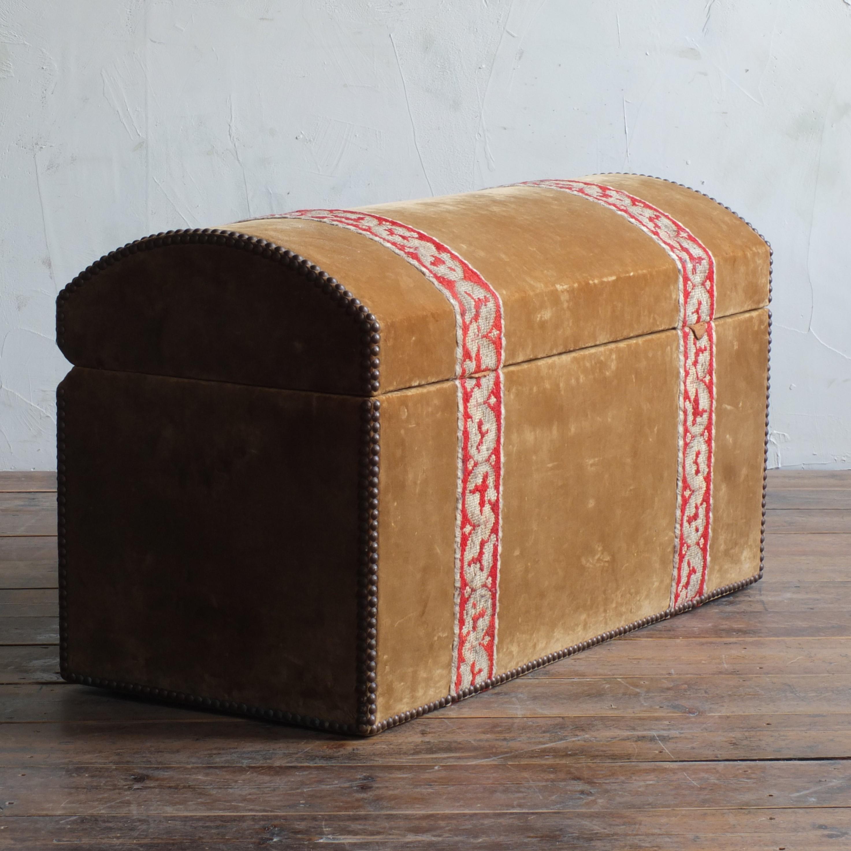 velvet blanket box