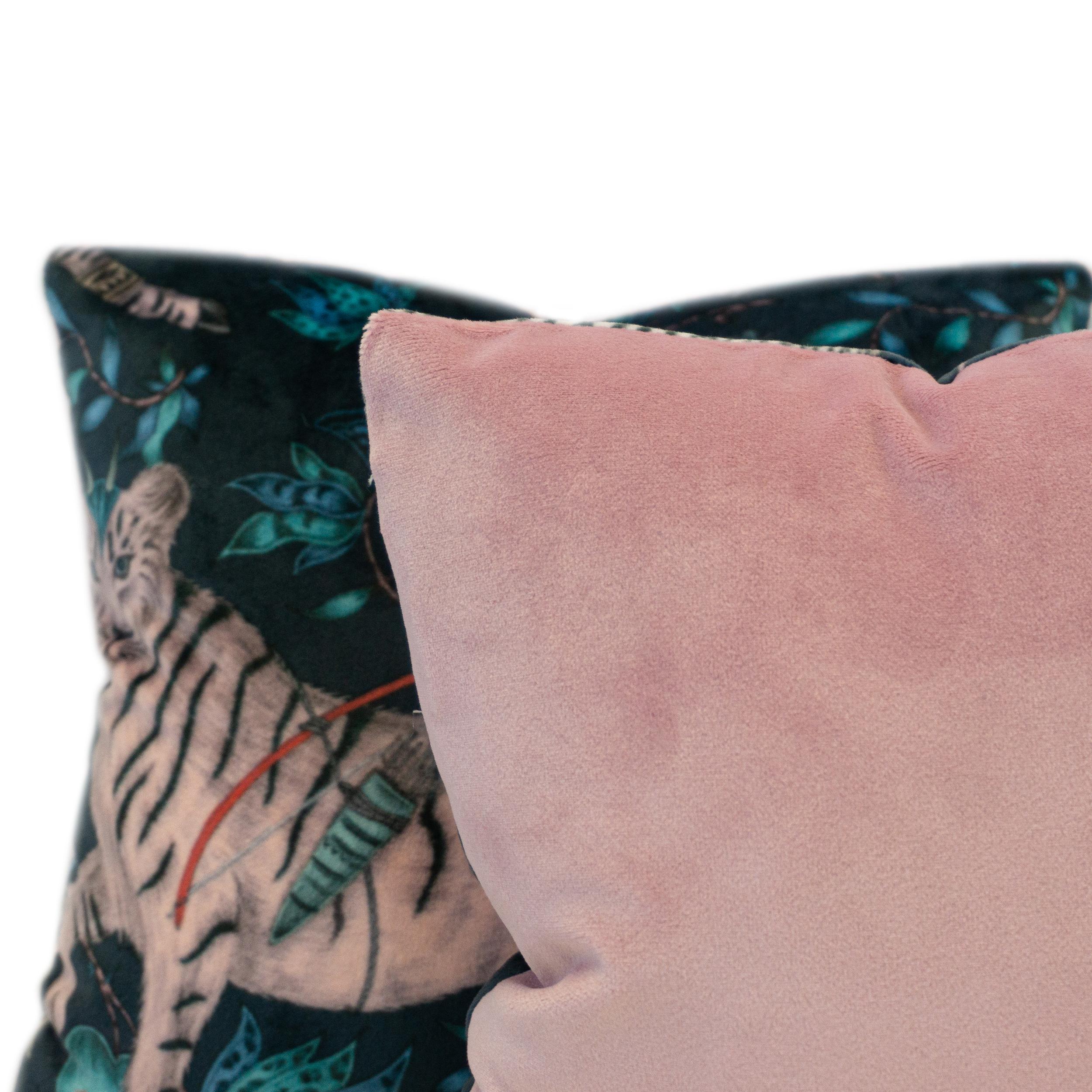 Velvet Emma Shipley Velvet with Pink Velvet Square Pillows In New Condition For Sale In Greenwich, CT