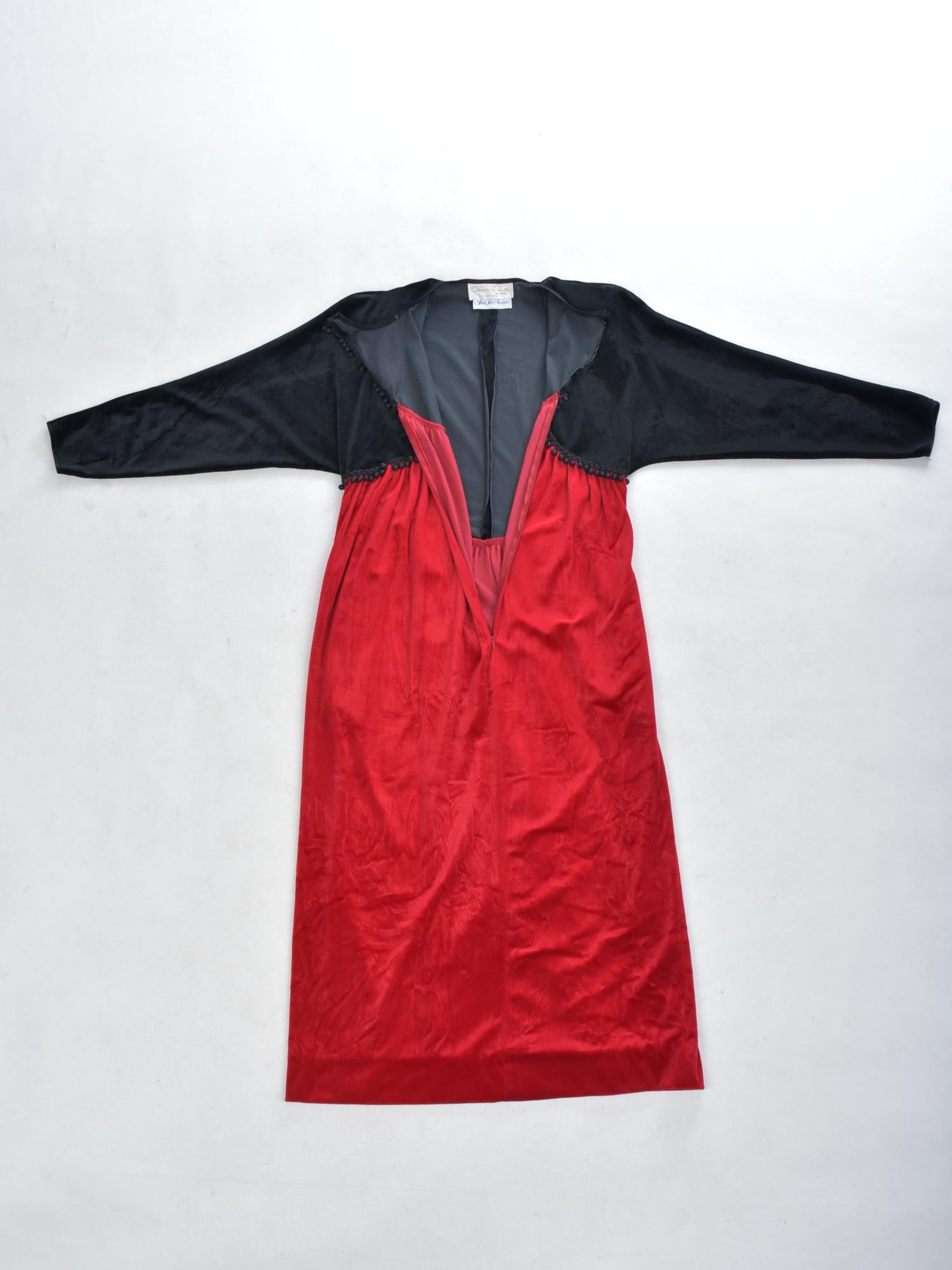 Red A Velvet Dress by Oscar de la Renta - USA Circa 1990 For Sale