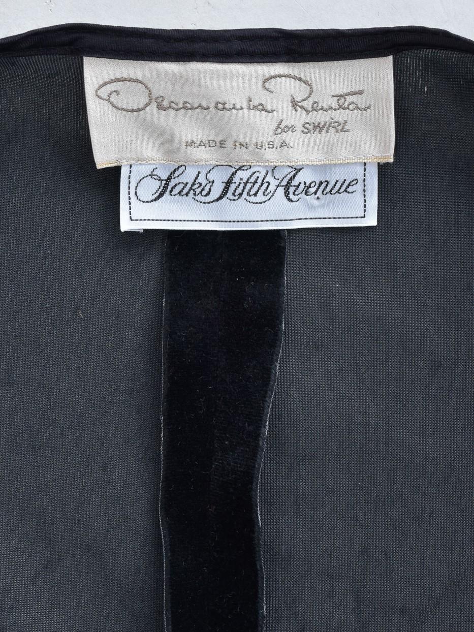 A Velvet Dress by Oscar de la Renta - USA Circa 1990 In Good Condition For Sale In Toulon, FR