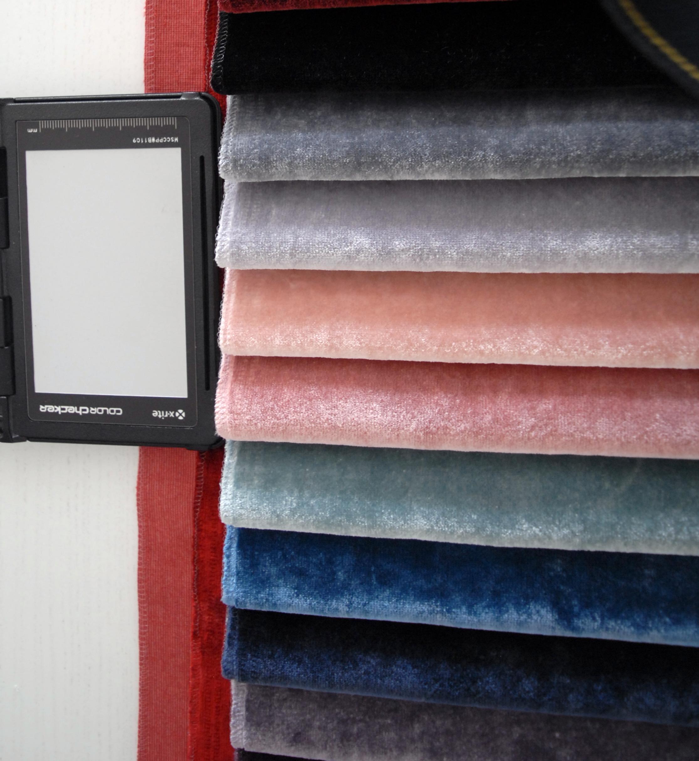 This listing is to send fabric sample of the various offers I have, either to see the actual velvet or to decide a new one.  The cost of the purchase will be deducted from the chair order.