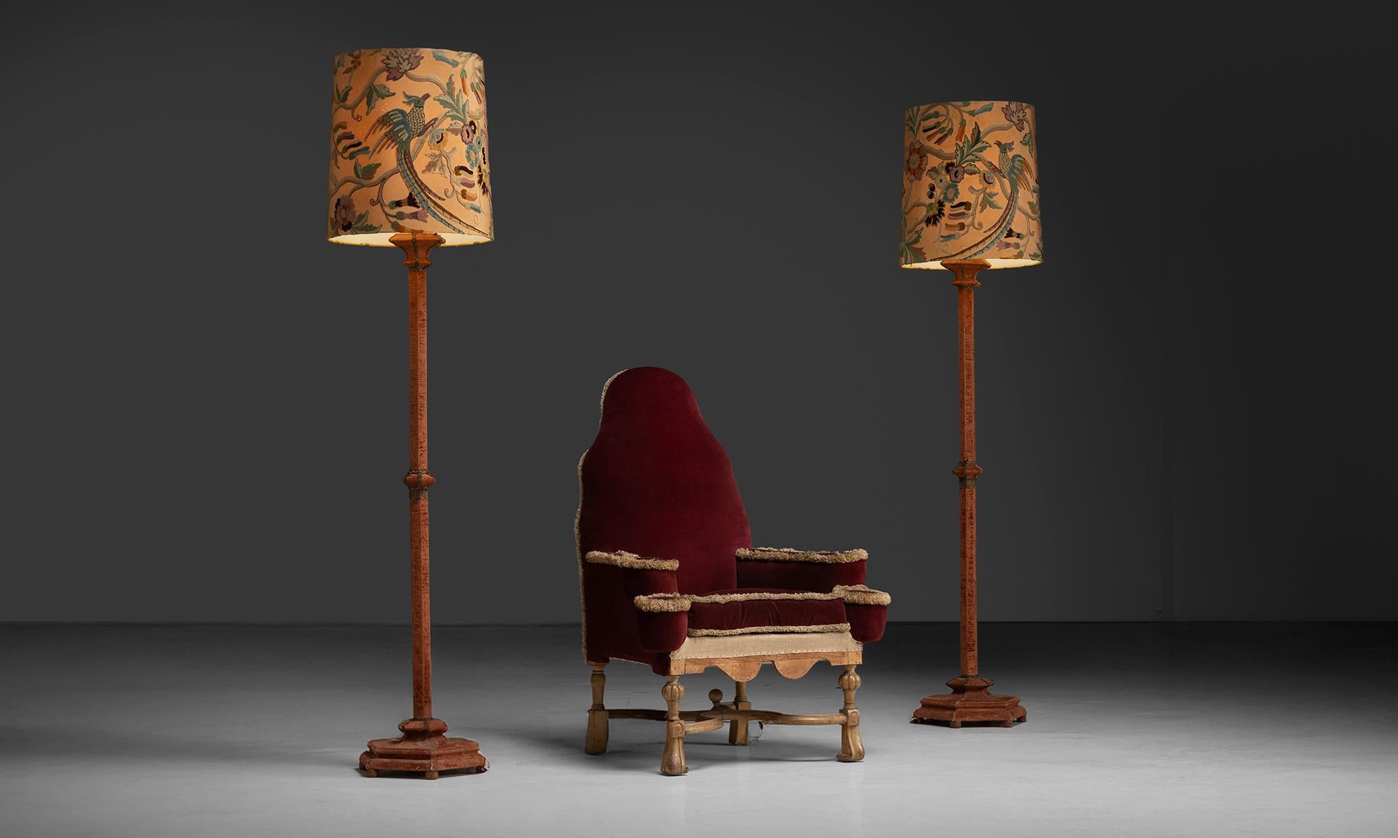Début du 20ème siècle Lampadaire en velours, Angleterre circa 1900 en vente