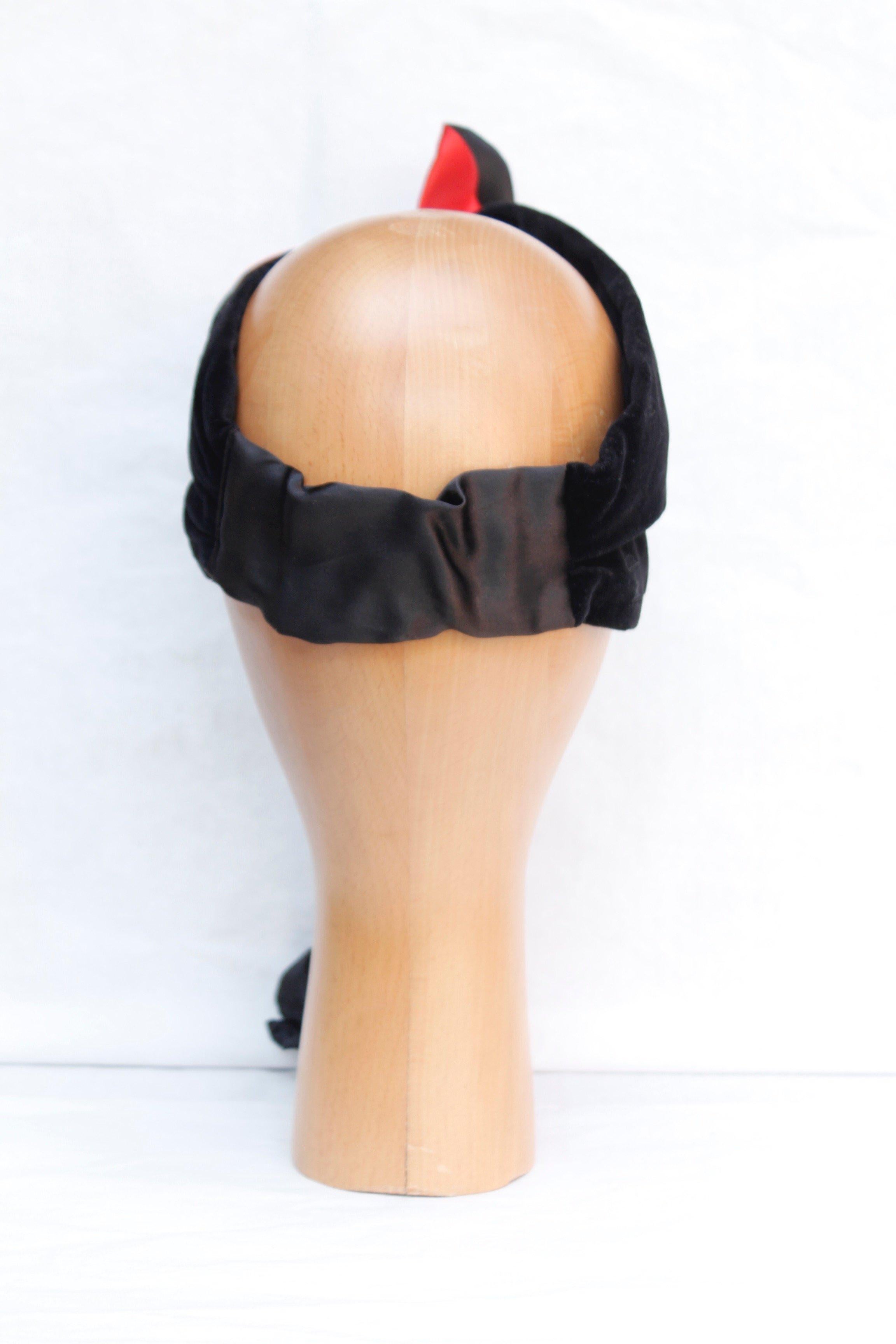 Velvet headband For Sale 1