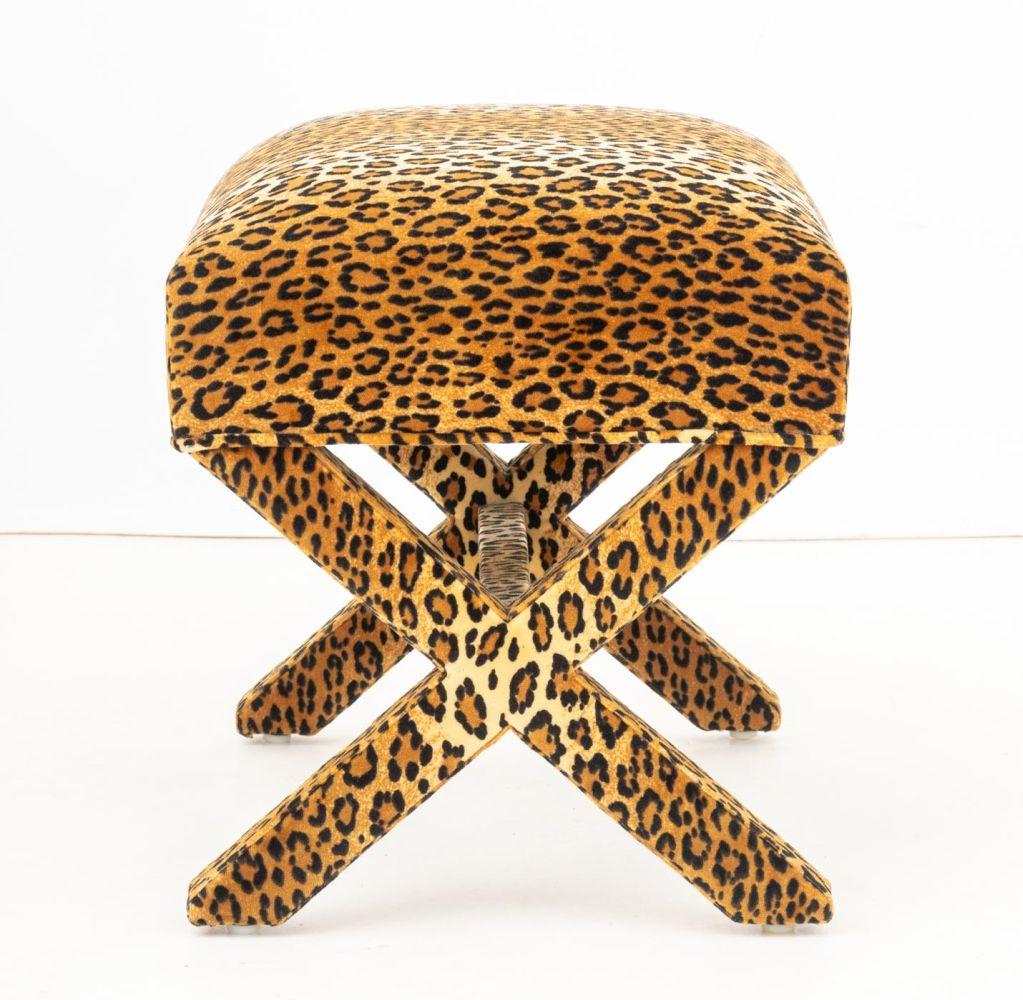 Tappezzeria Pouf imbottito in velluto con stampa leopardo in vendita