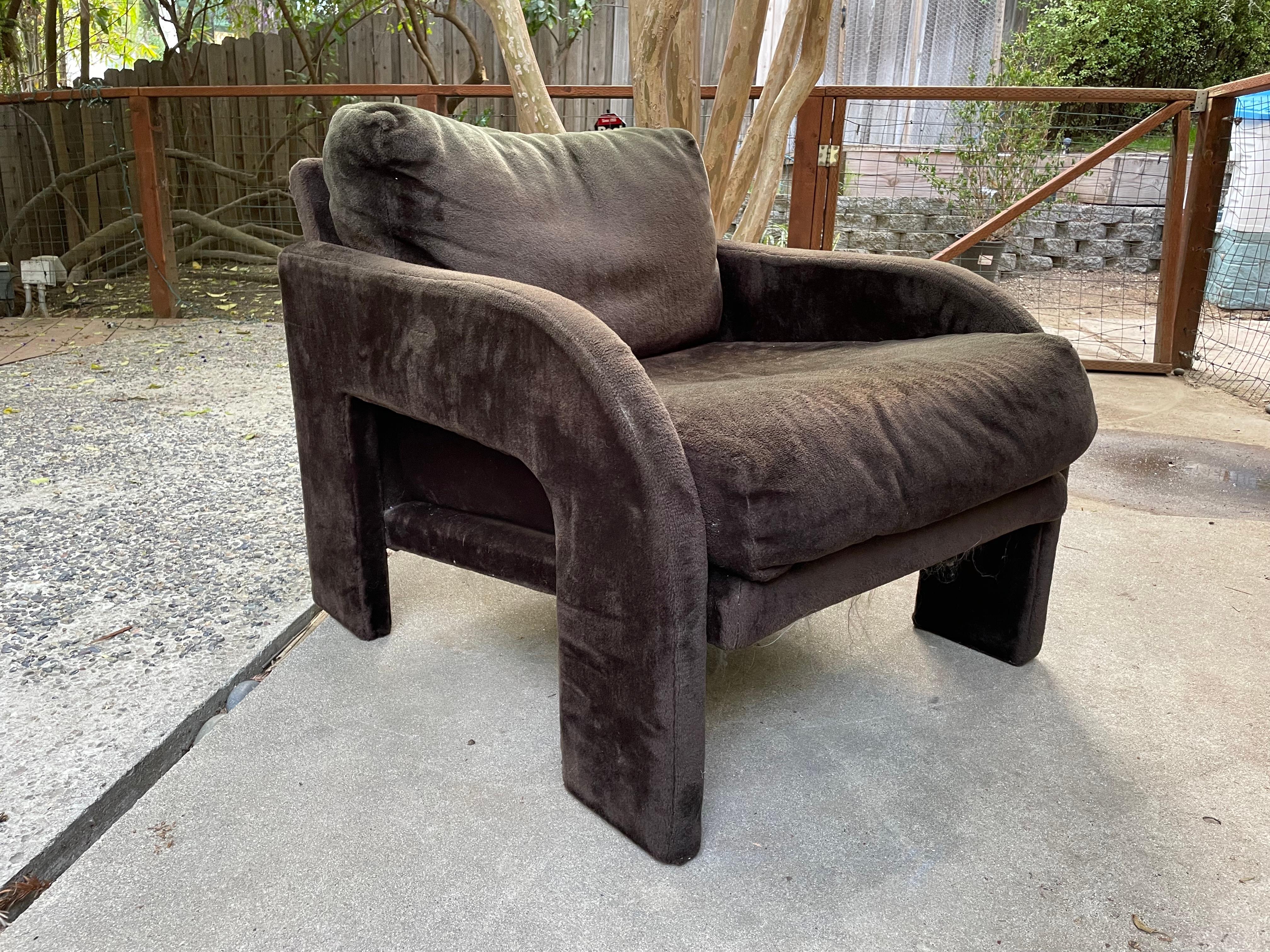 Sculptural lounge chair designed by Adrian Pearsall for Comfort Designs in the 1970s. This piece has two cushions in original soft brushed brown velvet. Super comfortable. USA, 1970s. Great lines on this chair. 

Very good original condition. The
