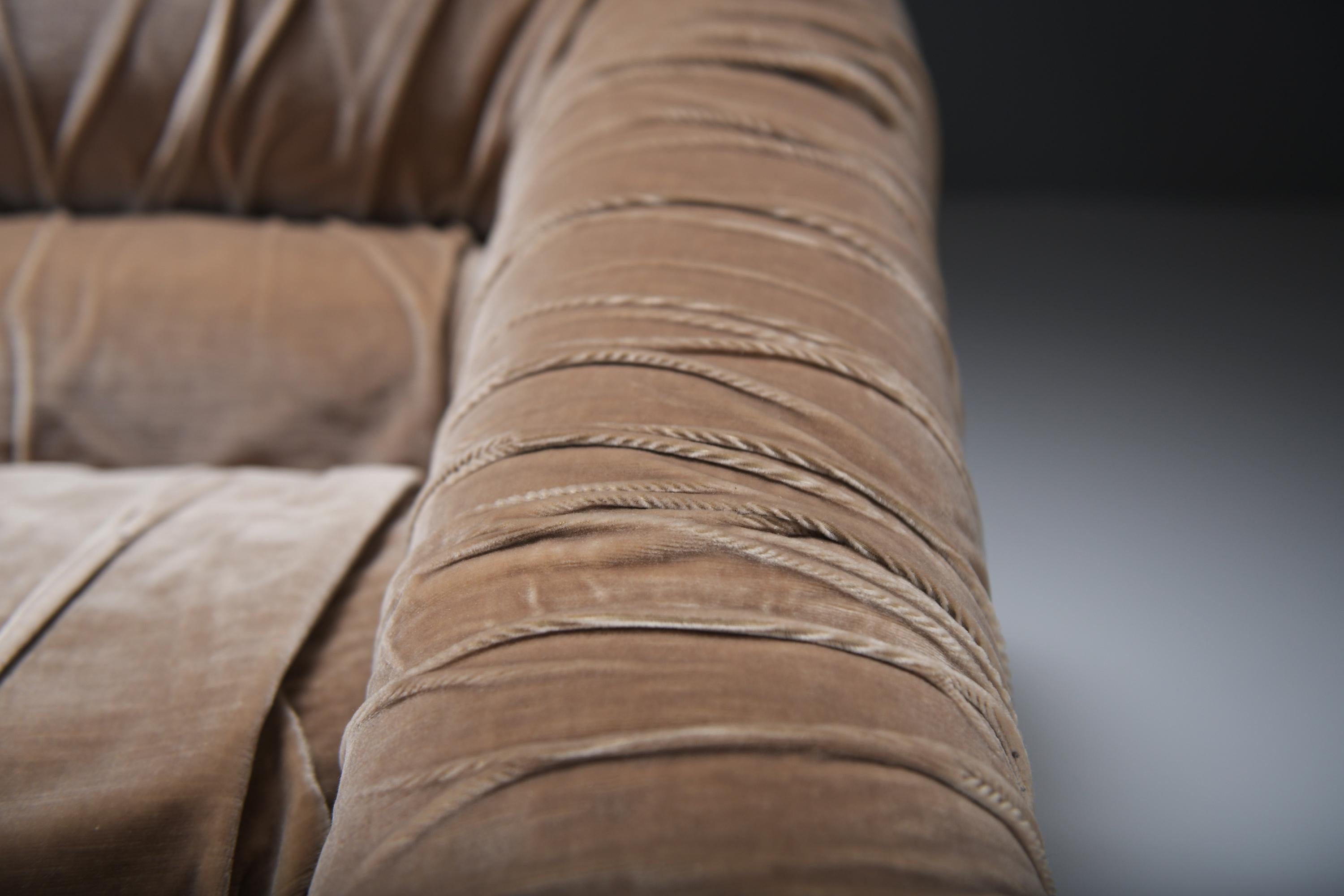 Velvet lounge sofa by De Pas D’Urbino Lomazzi for Dall’Oca 4