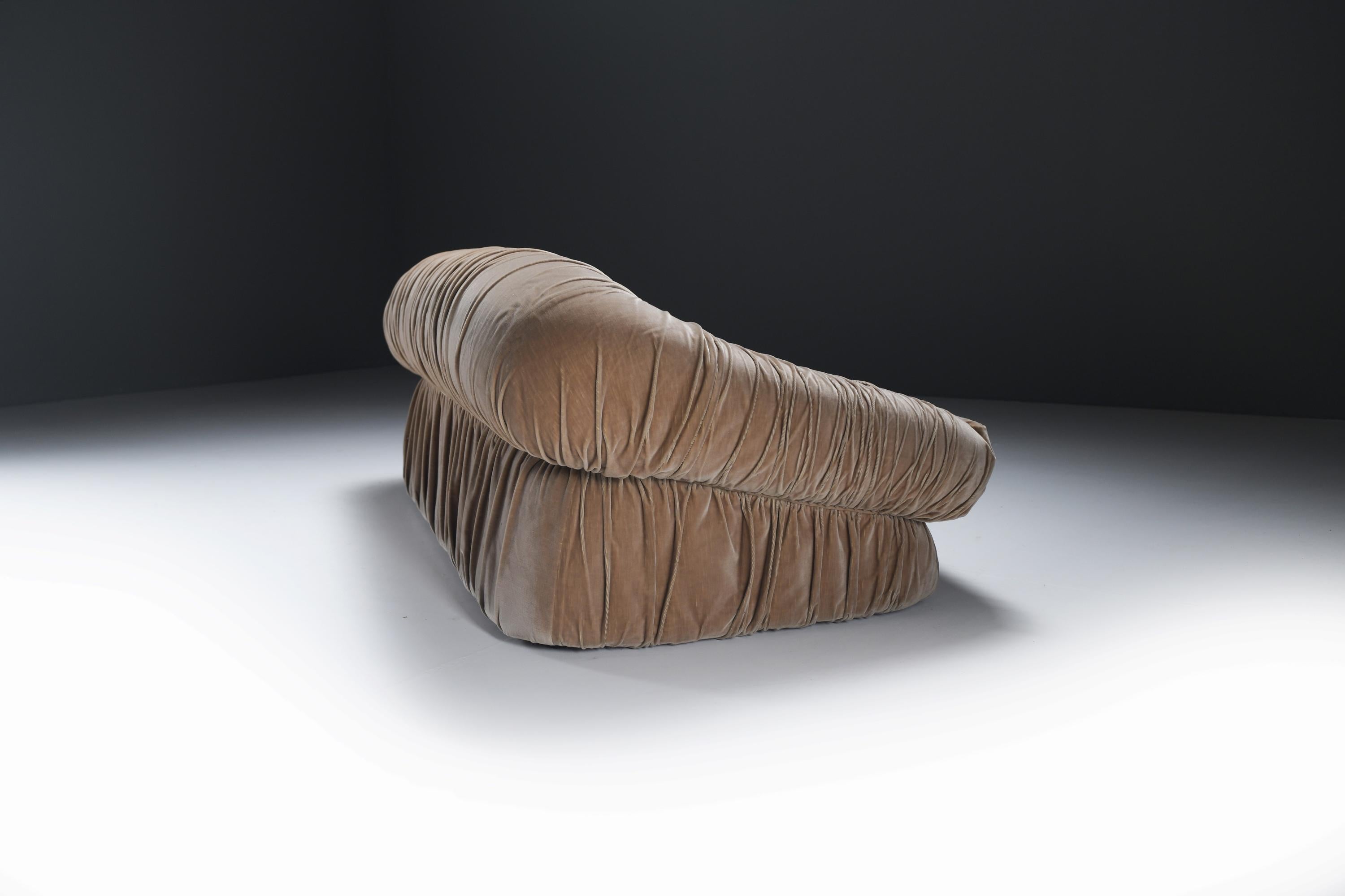20th Century Velvet lounge sofa by De Pas D’Urbino Lomazzi for Dall’Oca