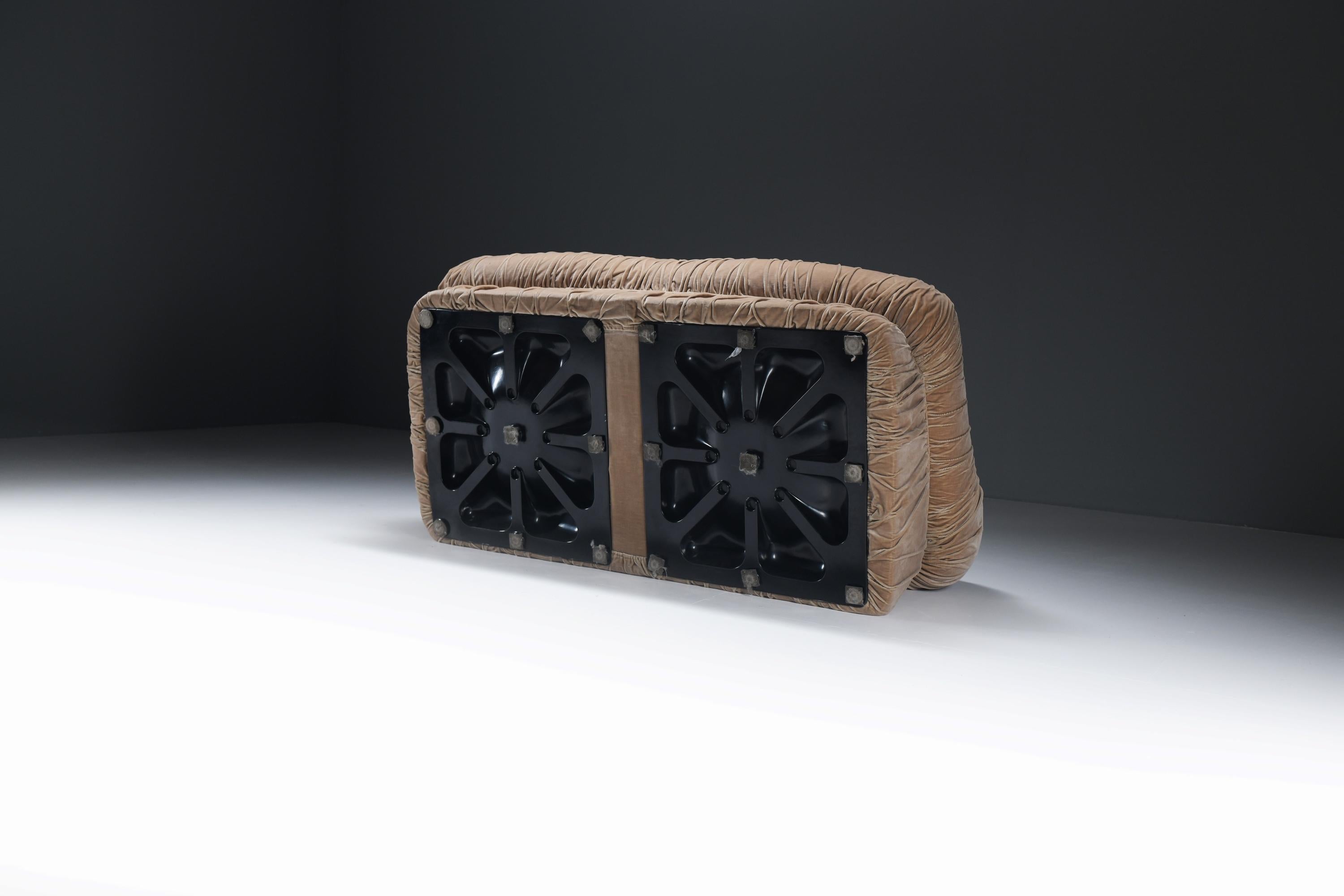 Velvet lounge sofa by De Pas D’Urbino Lomazzi for Dall’Oca 6