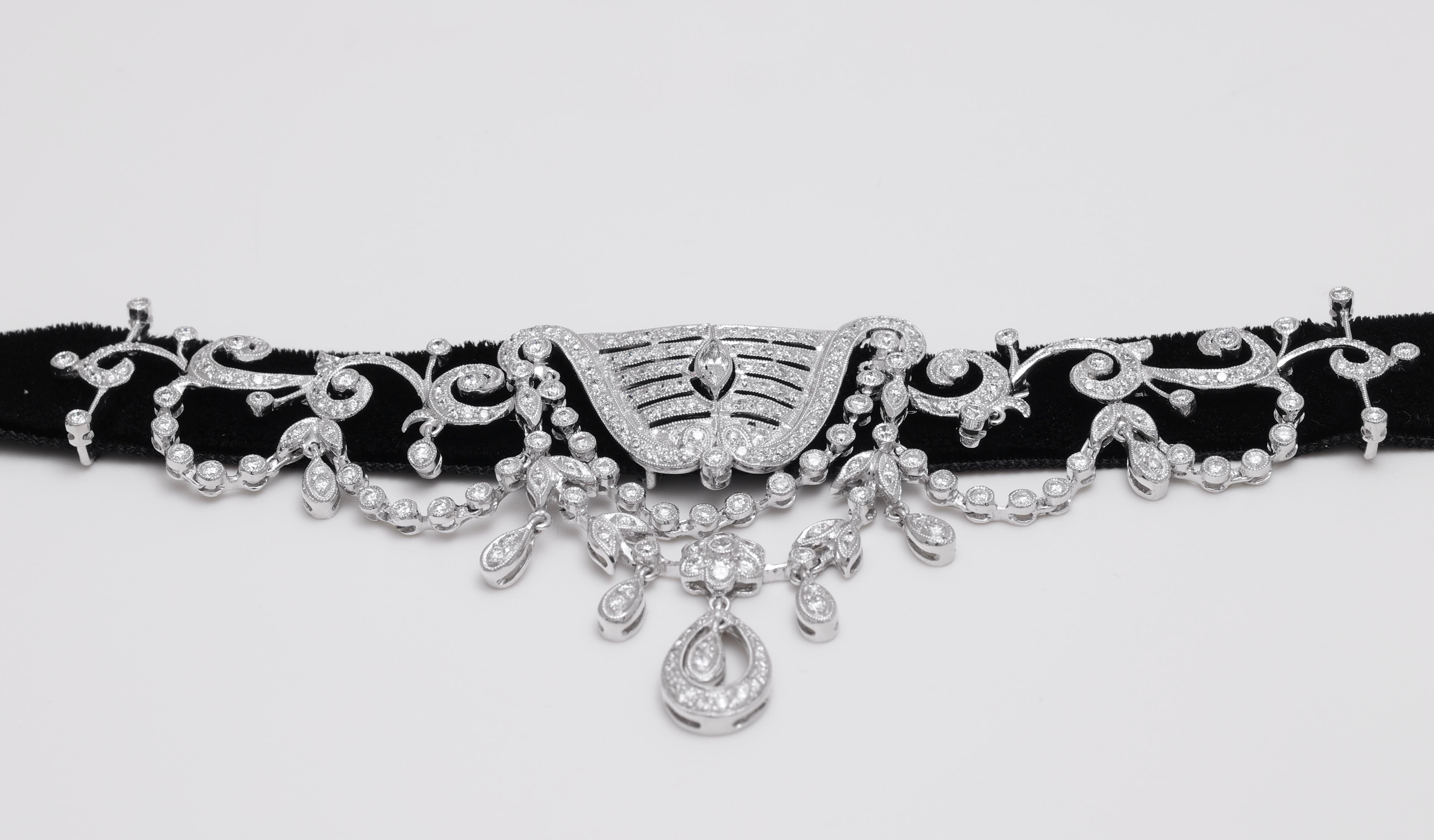 Women's Velvet Necklace With Magnificant Diamonds 18 kt. White Gold Pendant Choker For Sale