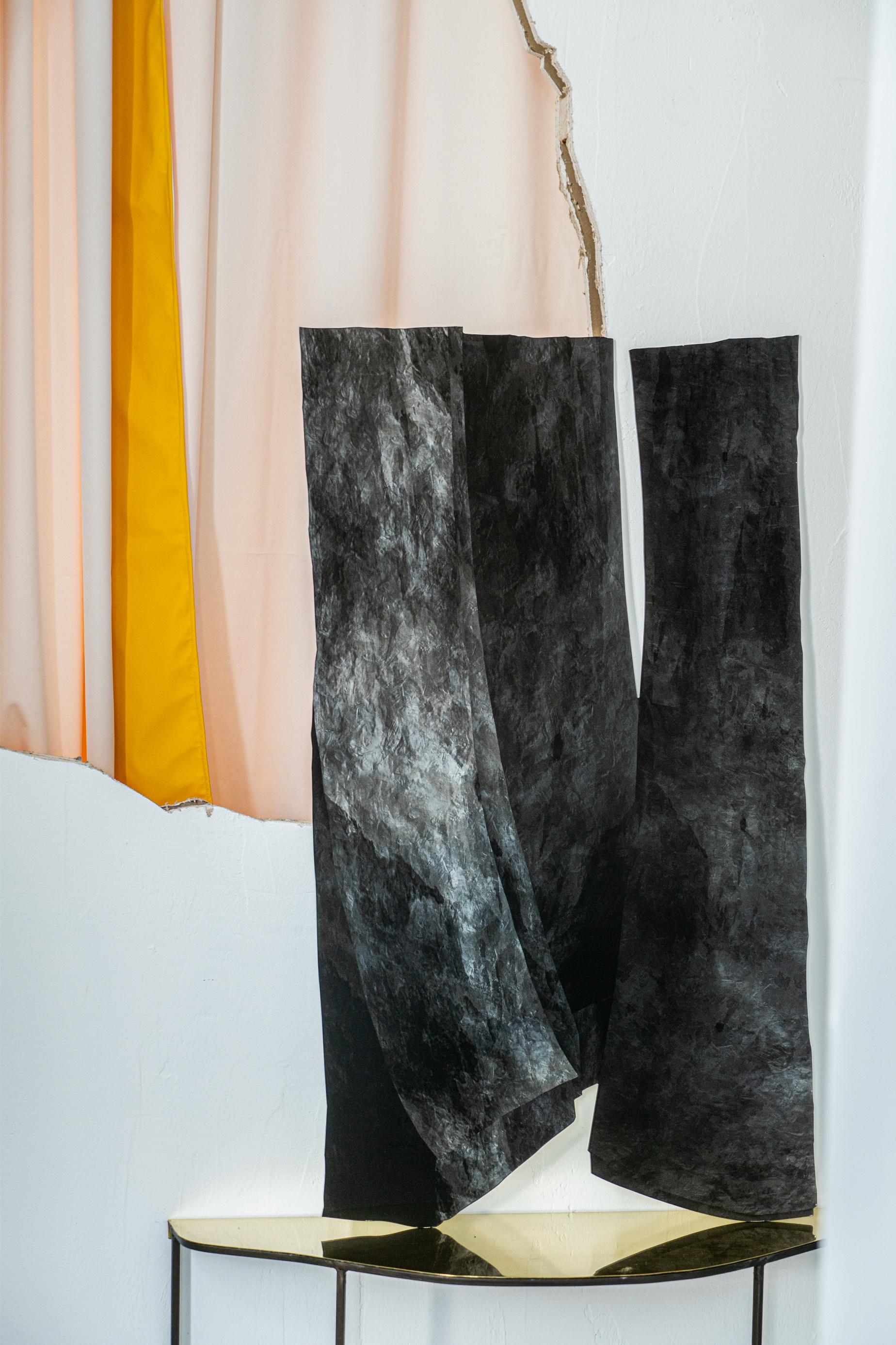 Postmoderne Sculpture murale au fusain de Velvet Realities  Sven Jansse en vente
