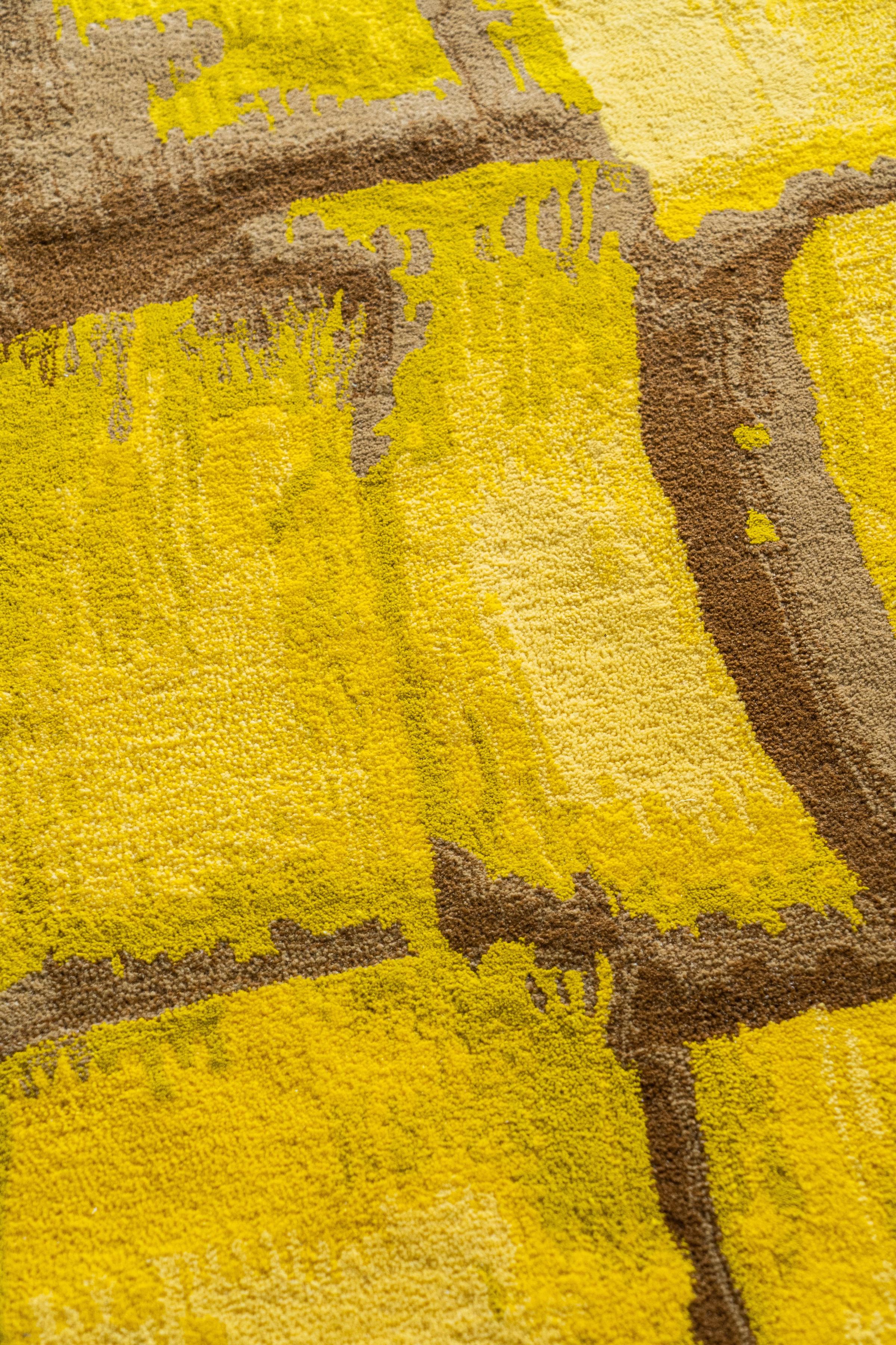 Velvet Realities Yellow Rug by  Sven Jansse In New Condition For Sale In Geneve, CH