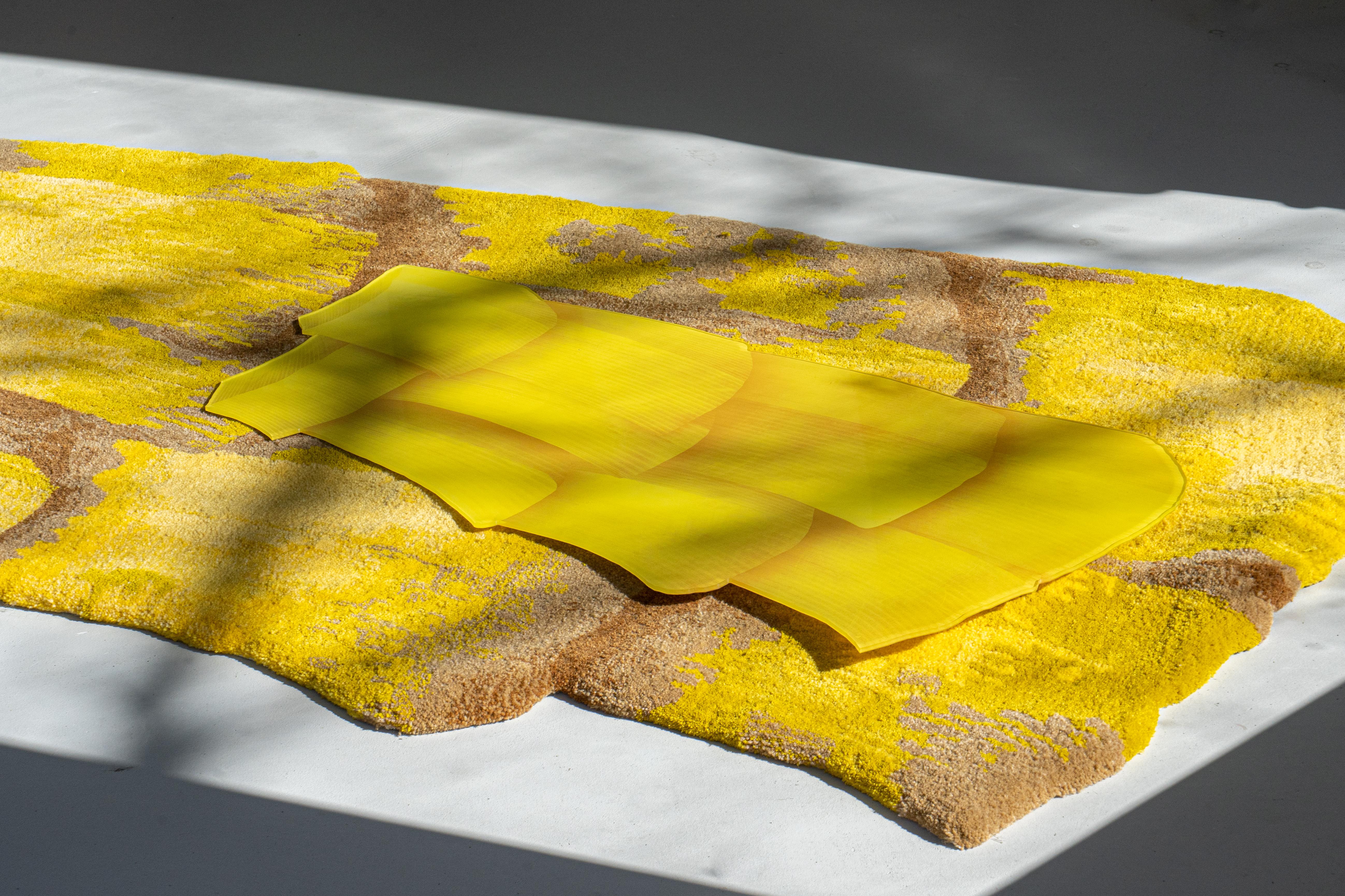 Postmoderno Scultura da parete gialla Velvet Realities di  Sven Jansse in vendita