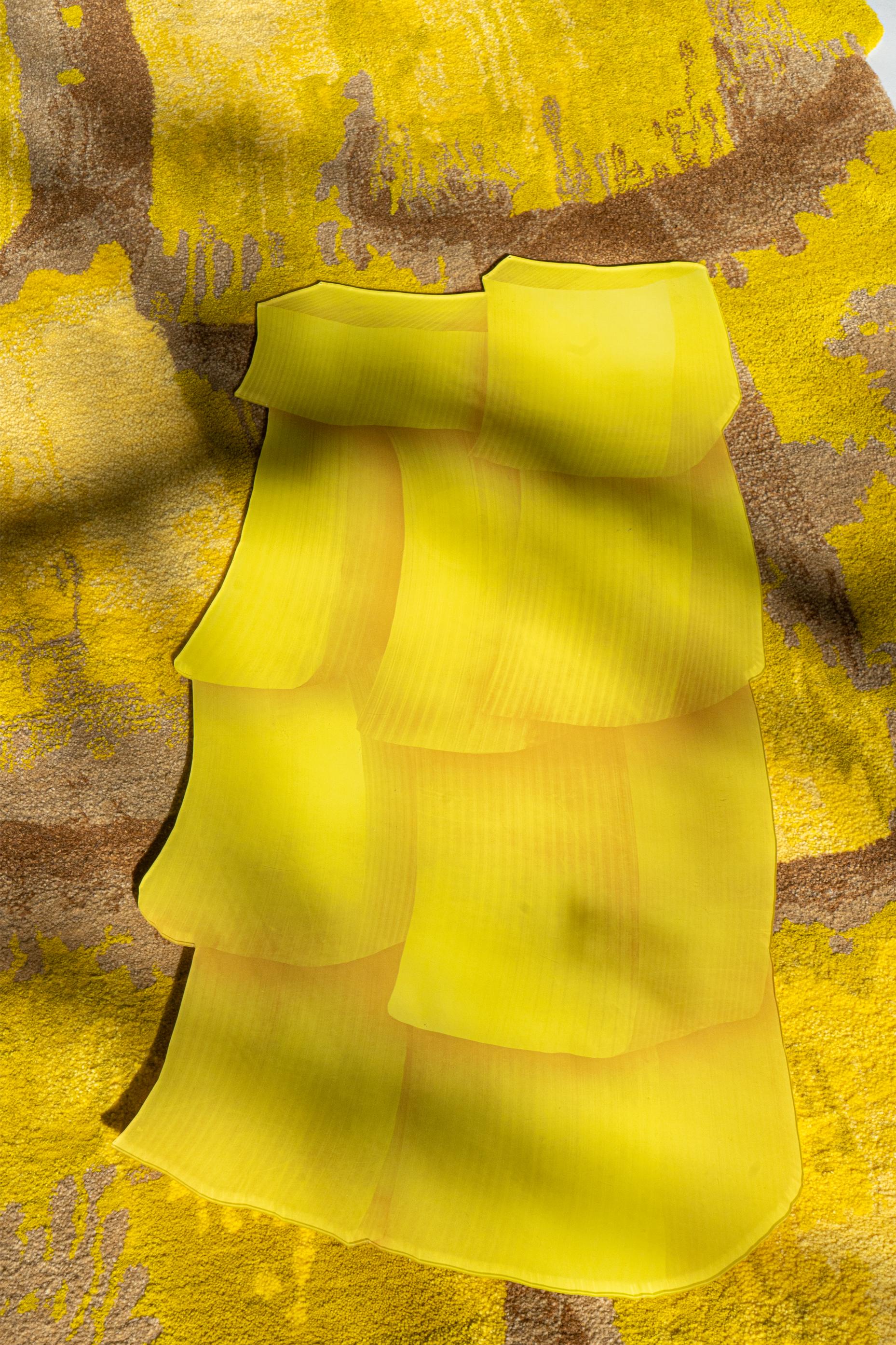 XXI secolo e contemporaneo Scultura da parete gialla Velvet Realities di  Sven Jansse in vendita