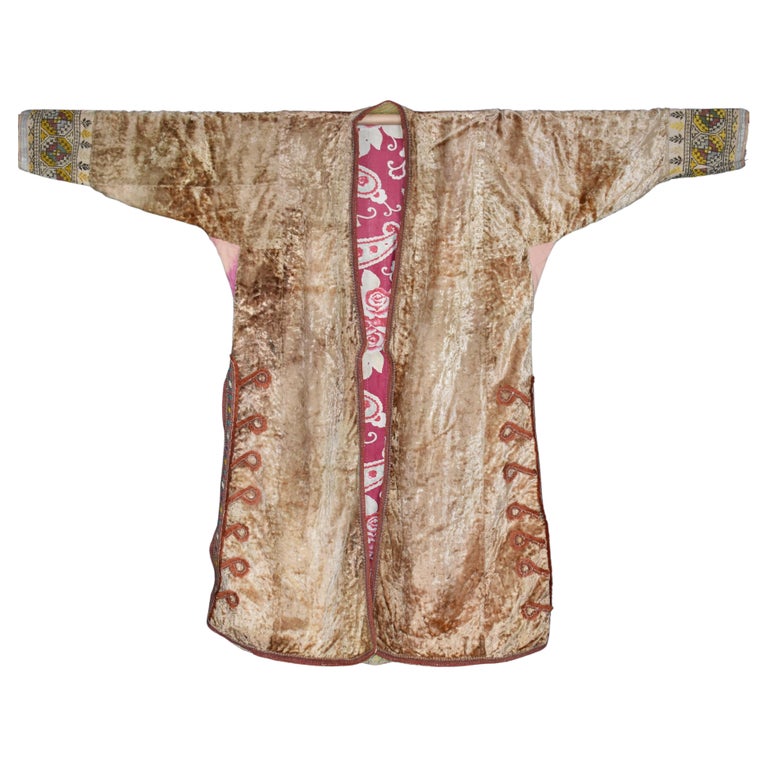 Velvet Robe - Uzbekistan -20th Century For Sale at 1stDibs