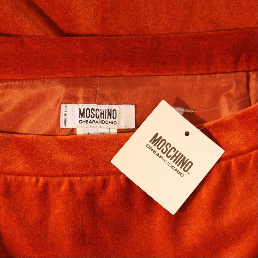 Red Moschino Velvet skirt size 42 For Sale