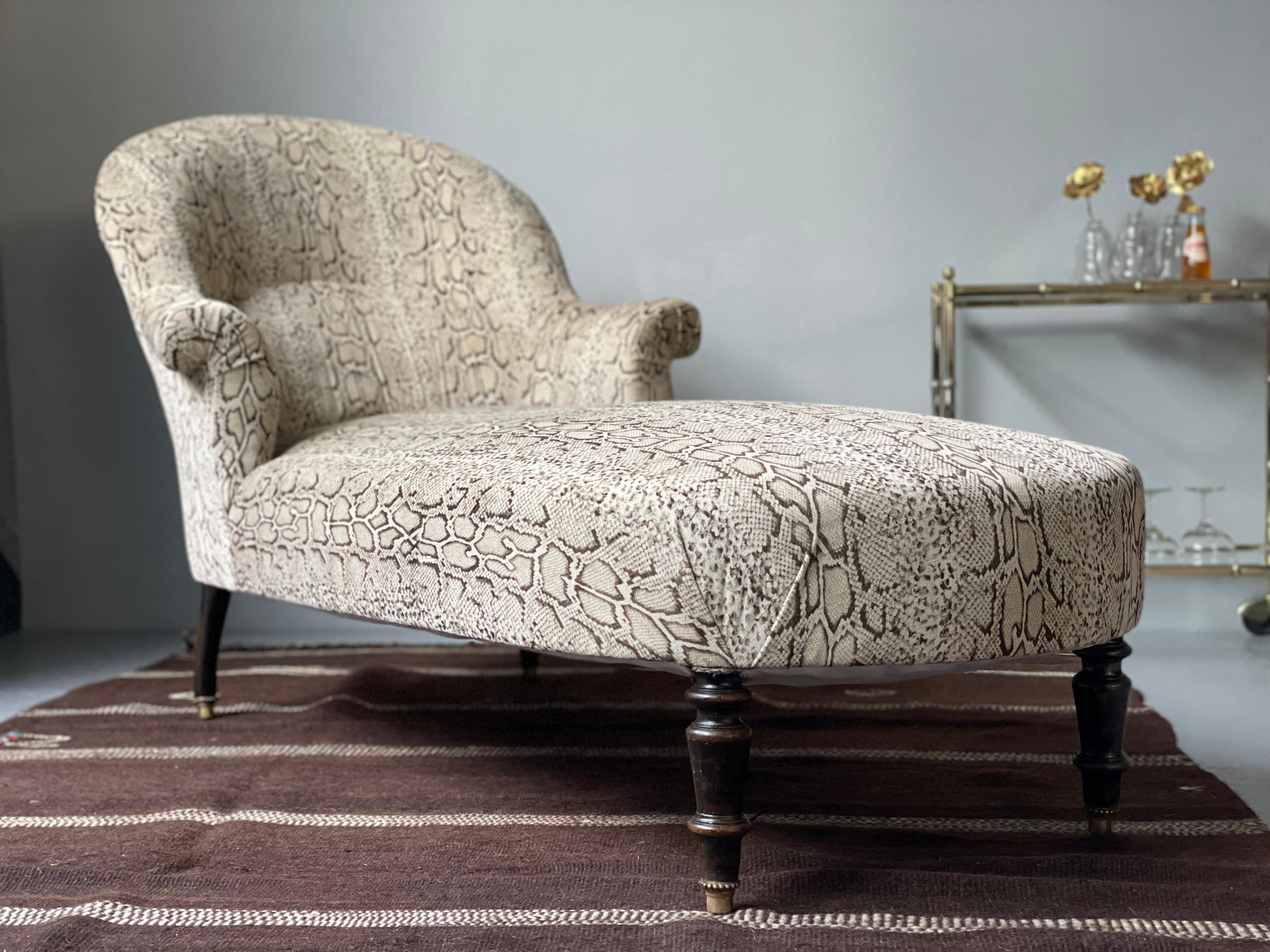 Chaise Longue with Velvet Snakeskin Print In Good Condition In Munich, DE