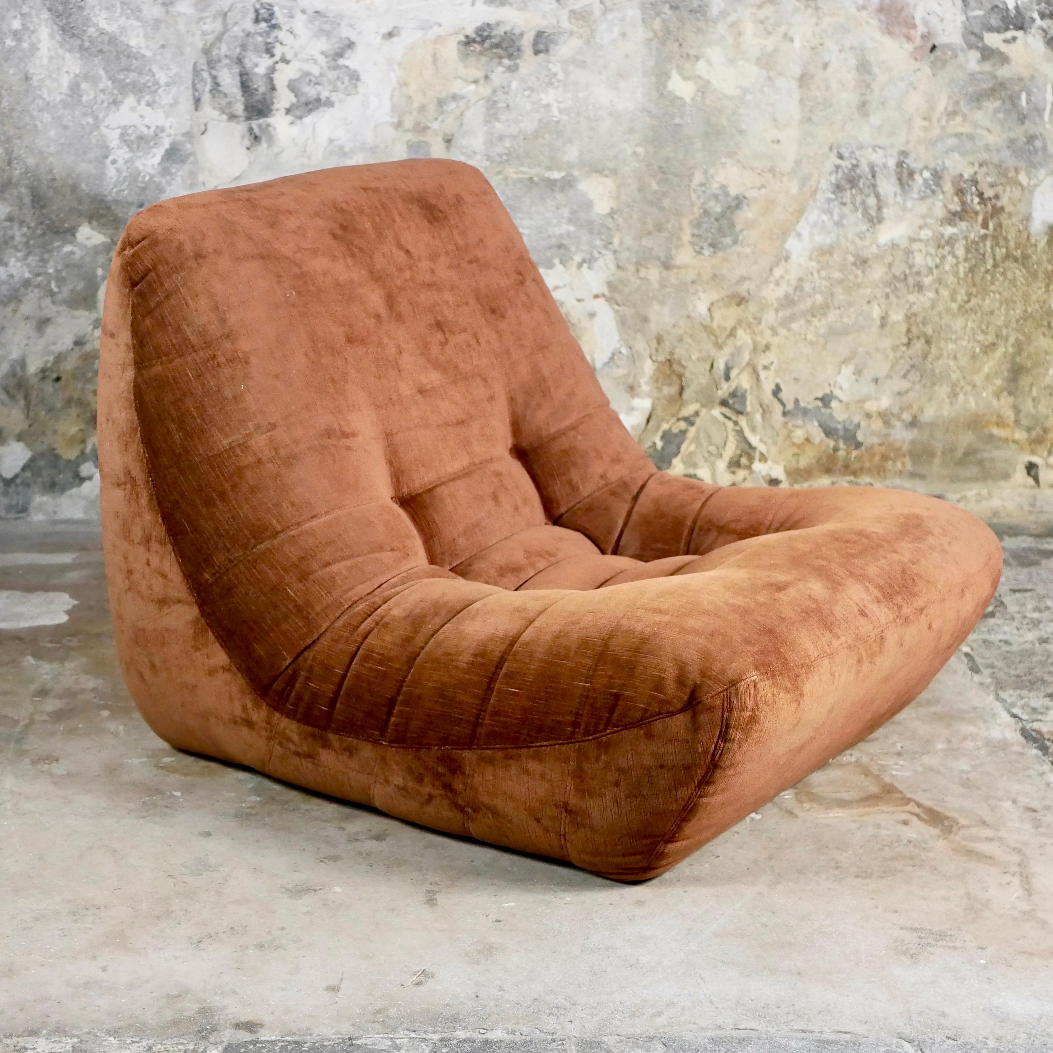 Velvet sofa and armchair lounge set made in France, 1970s 8