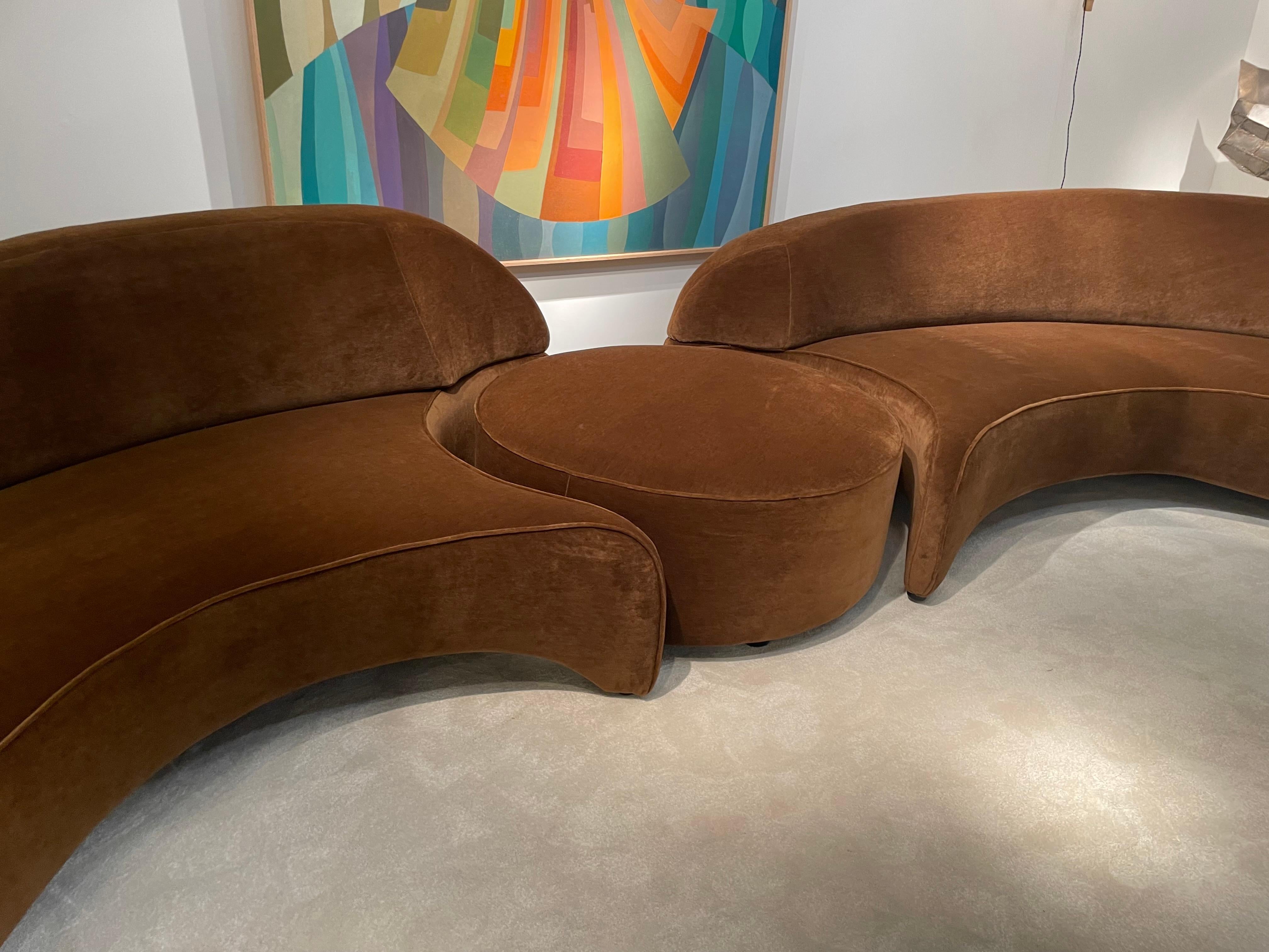 Velvet Sofa by Vladimir Kagan In Good Condition In Saint-Ouen, FR
