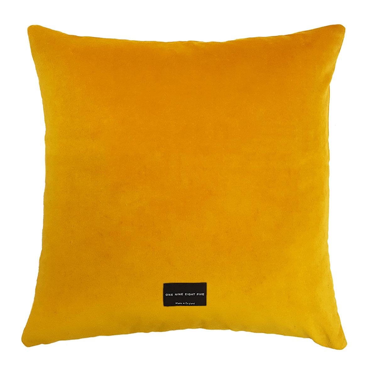 Tassel Ochre Velvet Cushion In New Condition For Sale In London, GB