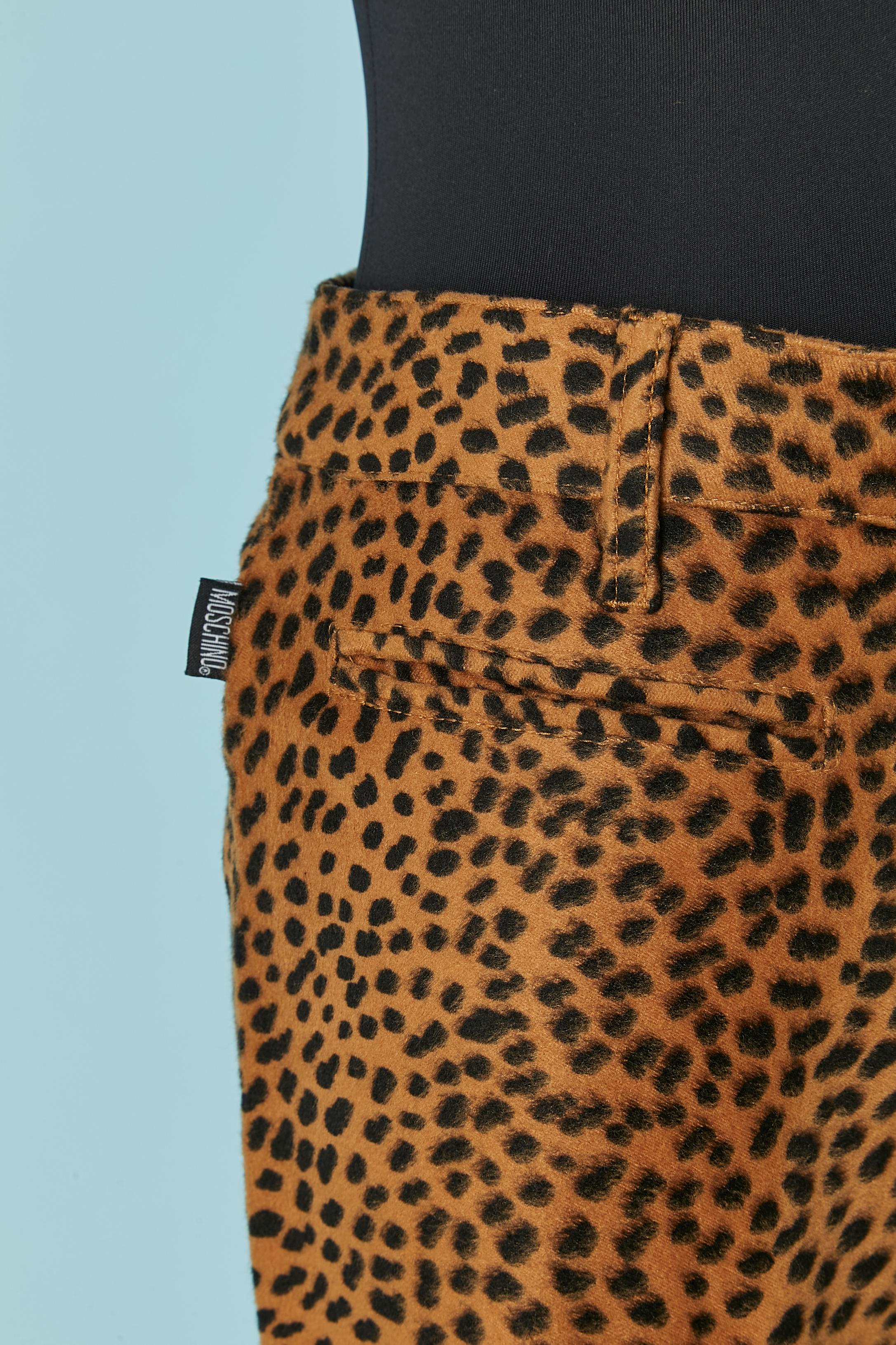Marrone Pantaloni in velluto con stampa animalier Jeans Moschino Jeans in vendita