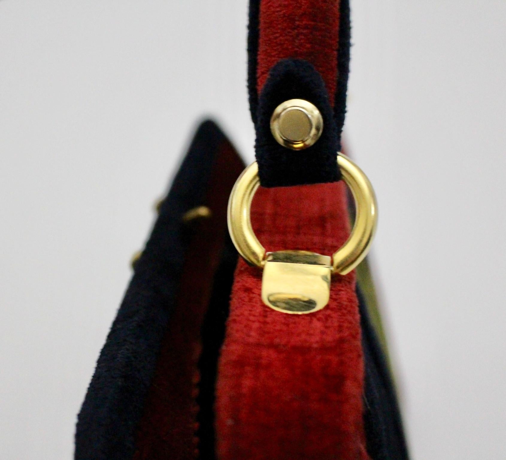 Velvet Vintage Handle Bag in the style of Roberta di Camerino 1960s, Italy For Sale 3
