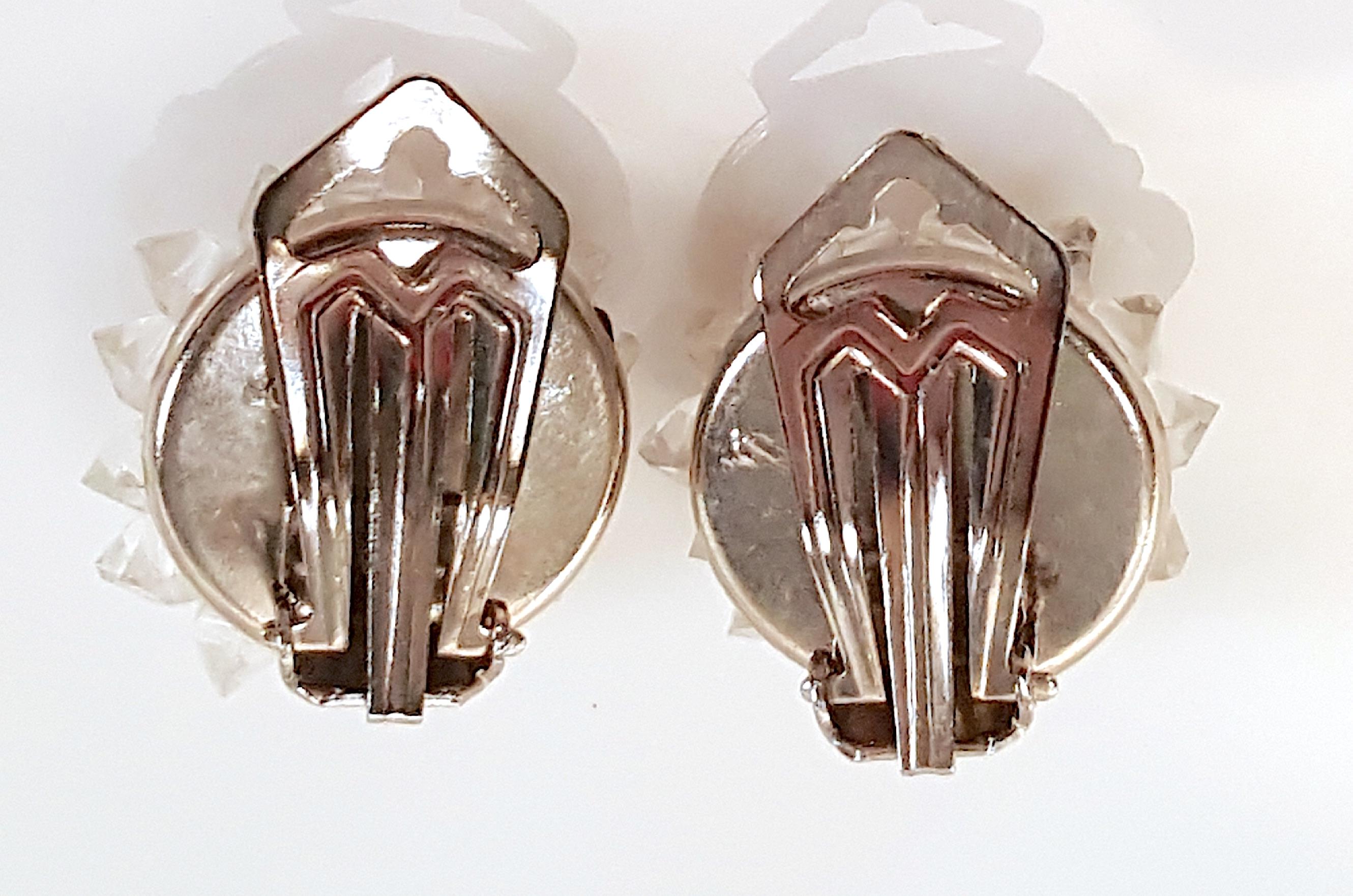 Vendome 1948-55 Kristallperlenbesetzte Ohrringe & 3strangige Halskette mit Kunstperlen-Halskette im Angebot 6