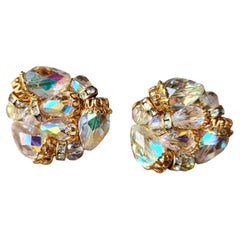 Vendôme Orecchini a grappolo di cristallo Aurora Boreale firmati Mid-Century Couture