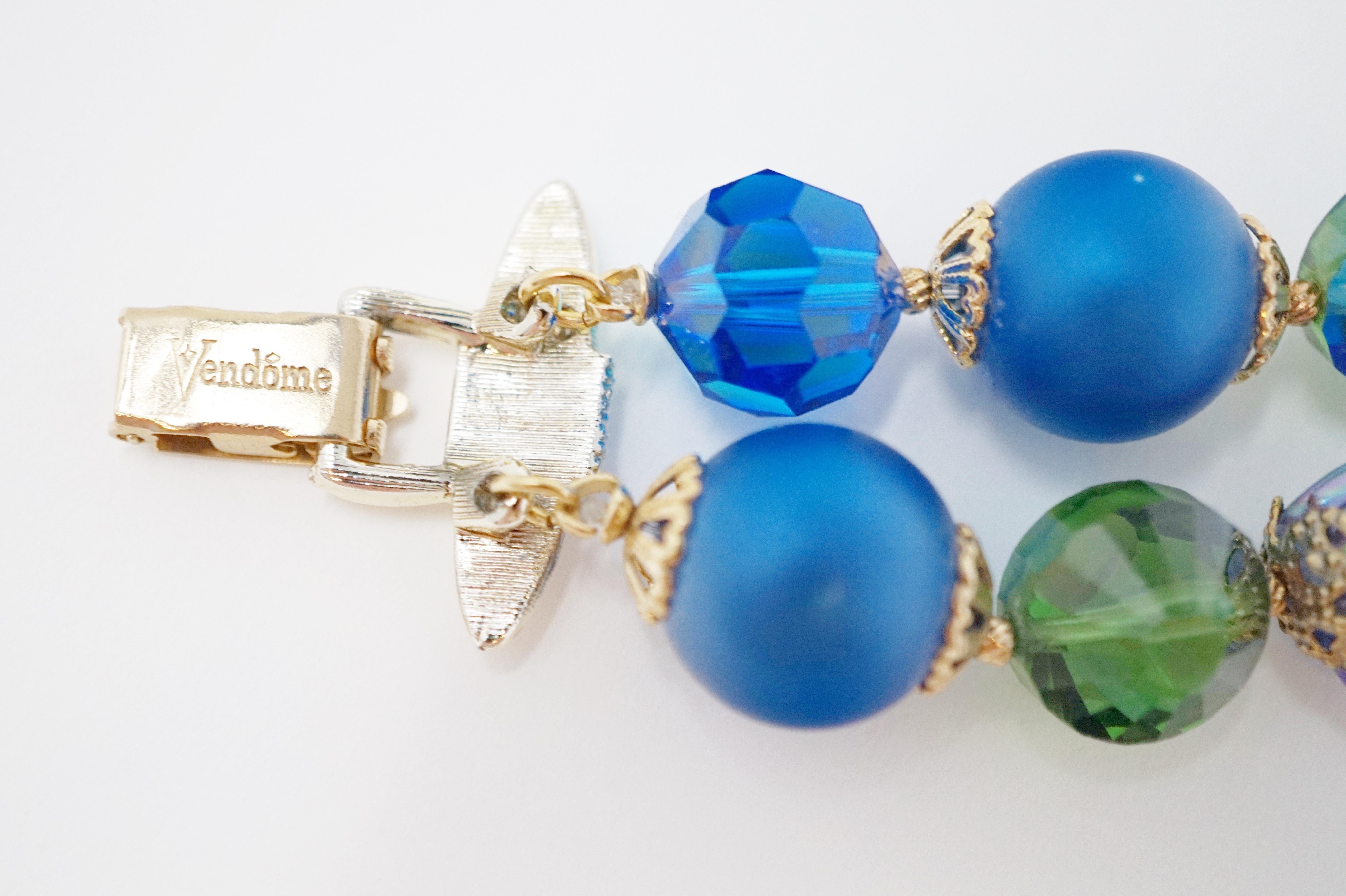 Bracelet de perles Vendome avec cristaux Aurora Borealis, datant d'environ 1950, signé en vente 2