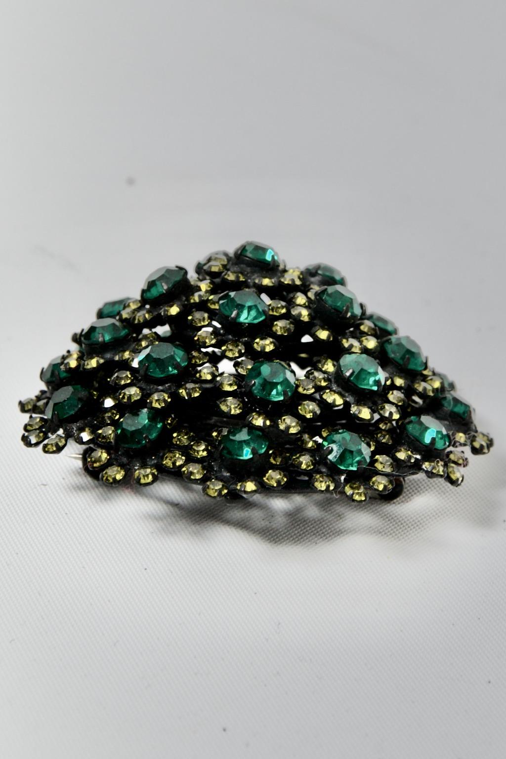 Round Cut Vendome Emerald and Lime Crystal Brooch and Earrings For Sale