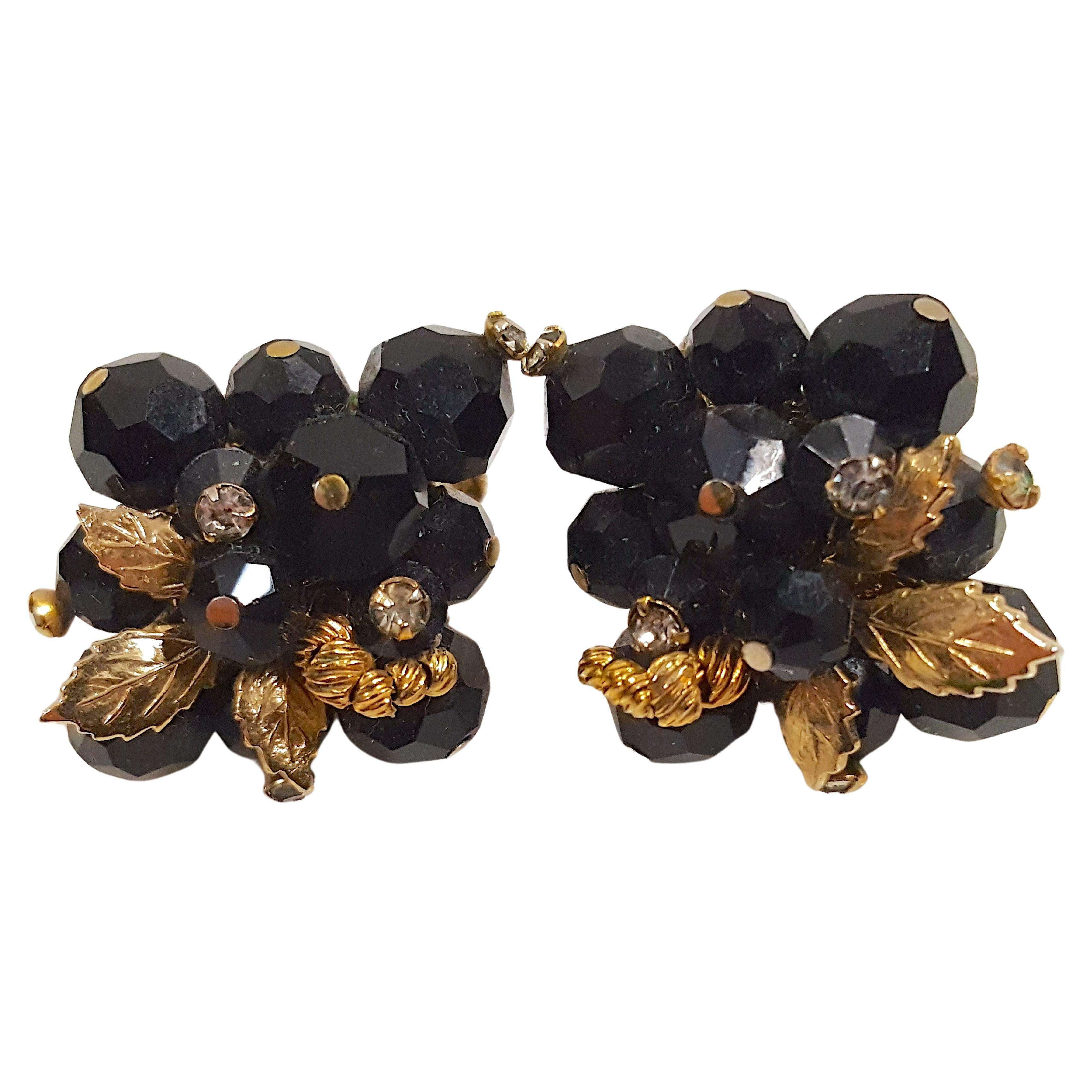 Vendome GiltLeavesBranch GoldFilagree Handwired BlackGlass Crystals ClipEarrings Moderno en venta