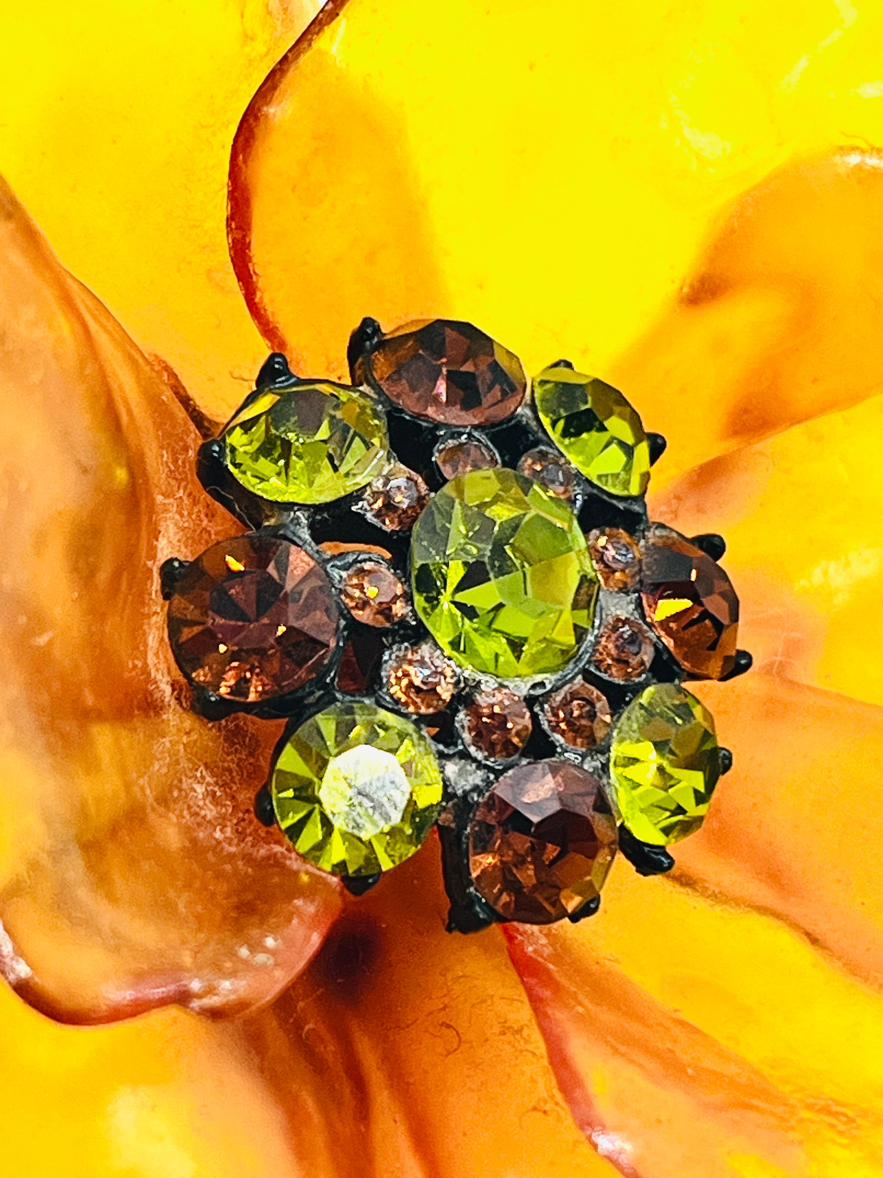 Vendome Honey Lucite Flower Brooch 3