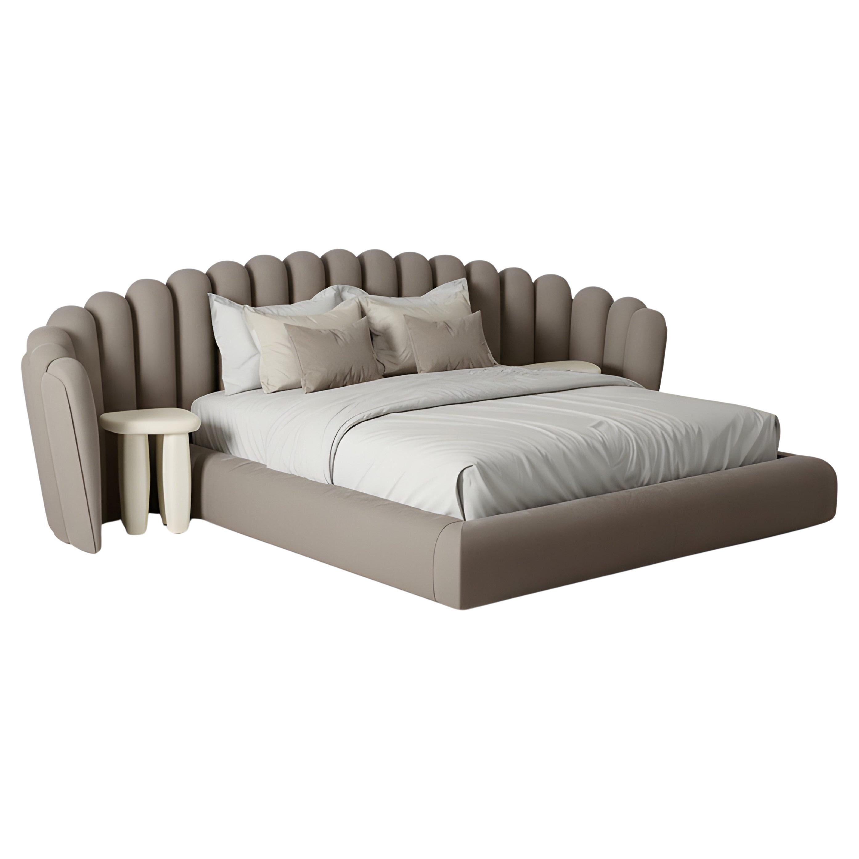 Lit King Size Vendome proposé en tissu de velours mohair
