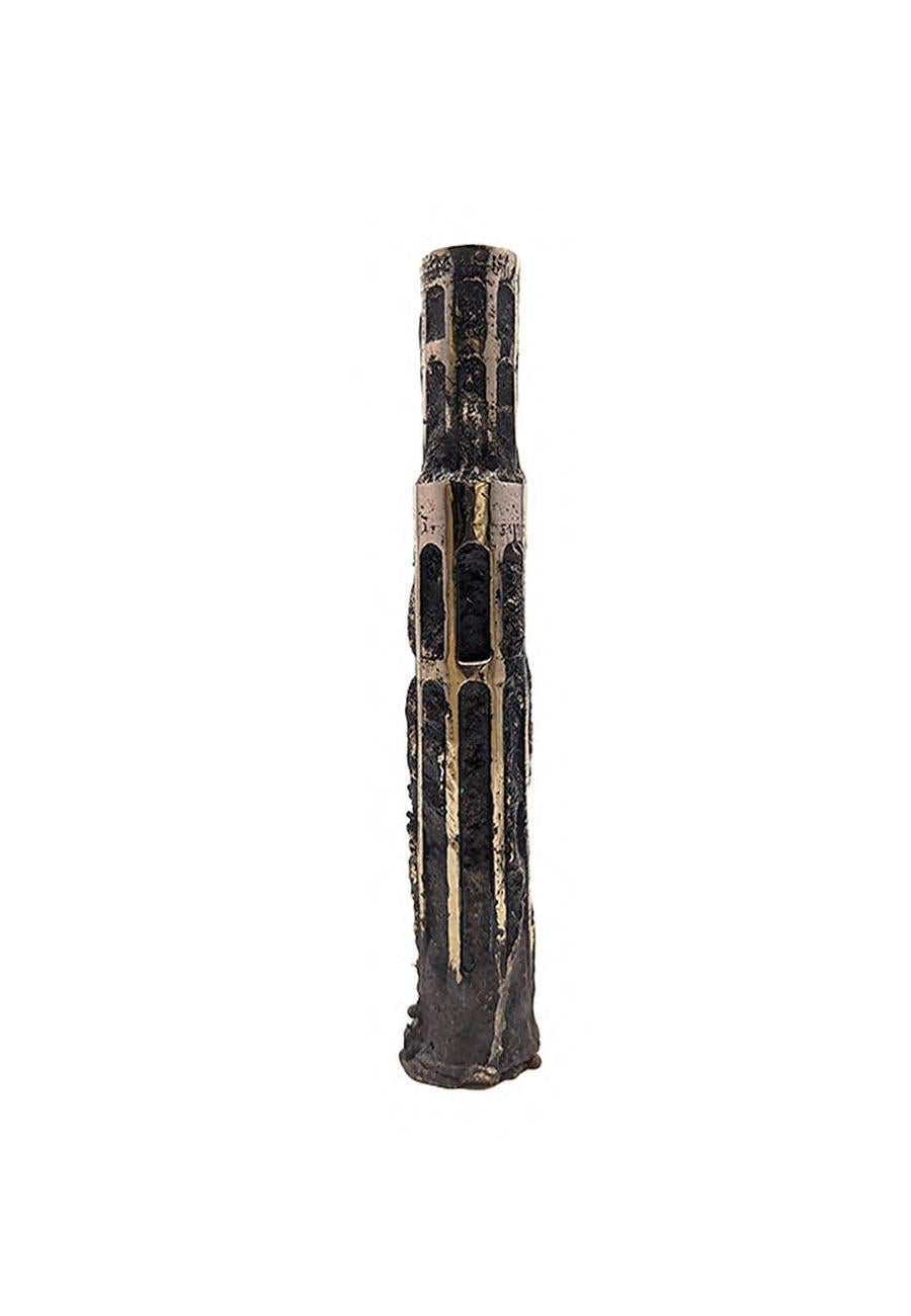 Vendôme Vase
Vase created by Fabien Barrero-Carsenat in 2023. This vase is made of bronze, it is signed, numbered 2/8 and dated. A certificate of authenticity is issued by the gallery.
Dimensions: 1.96’’ x 1.96’’ x 9.44’’

Fabien Barrero –