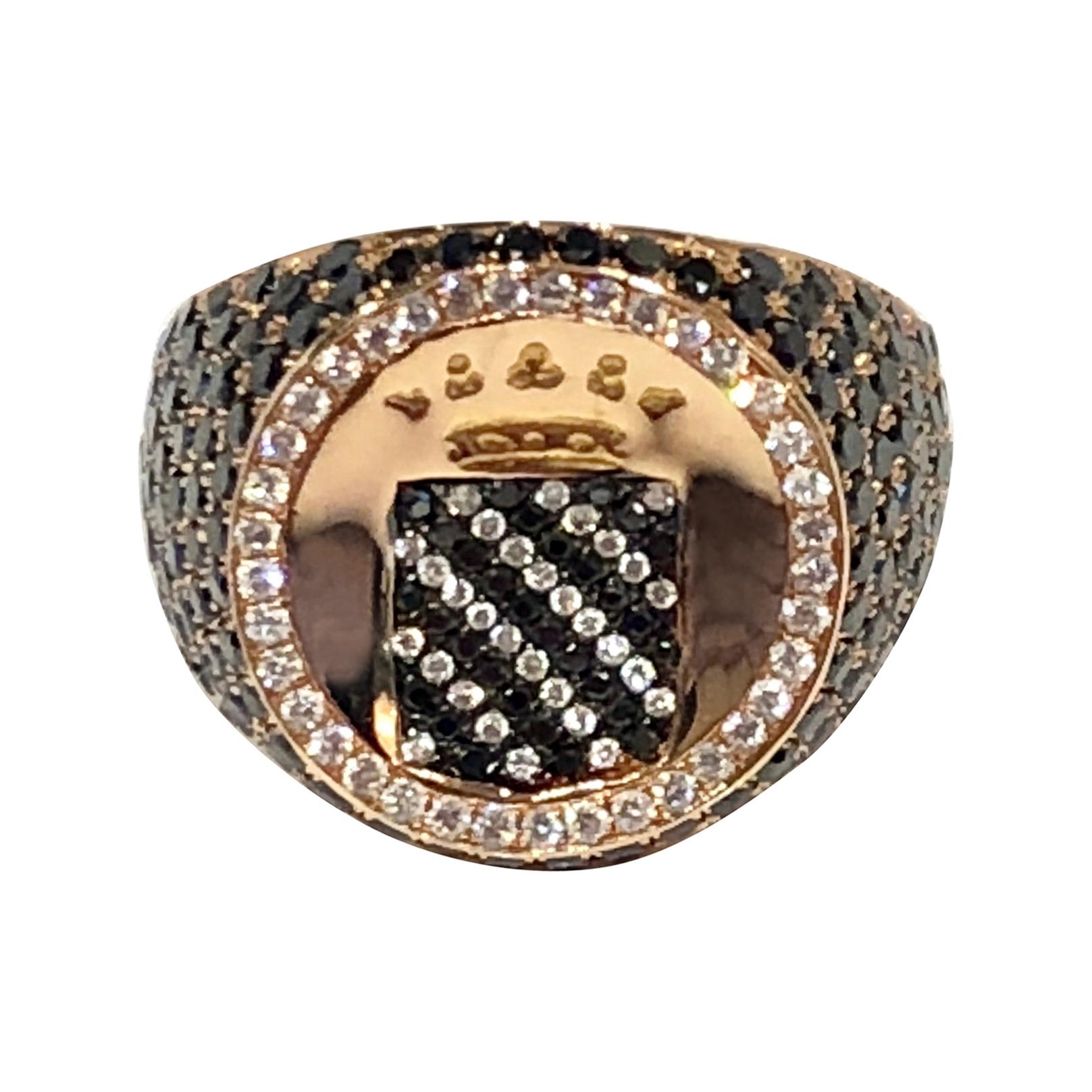 Bague sigillaire Vendome en diamants blancs et noirs, par Martyn Lawrence Bullard