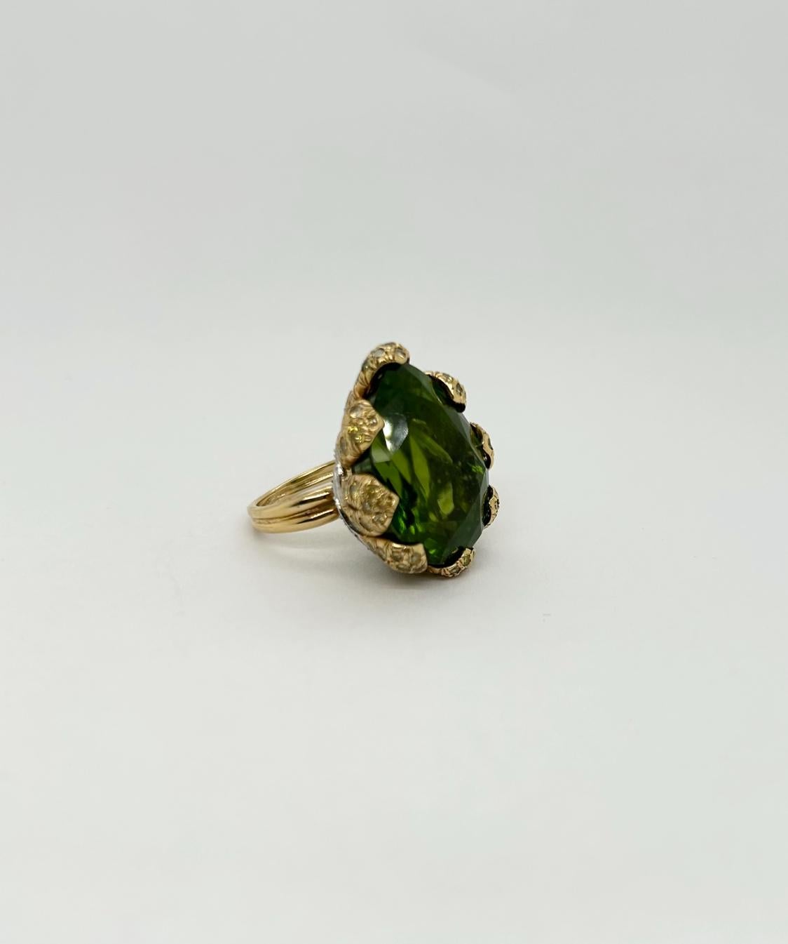 Women's Vendura Platinum and 18k YG Peridot Ring For Sale