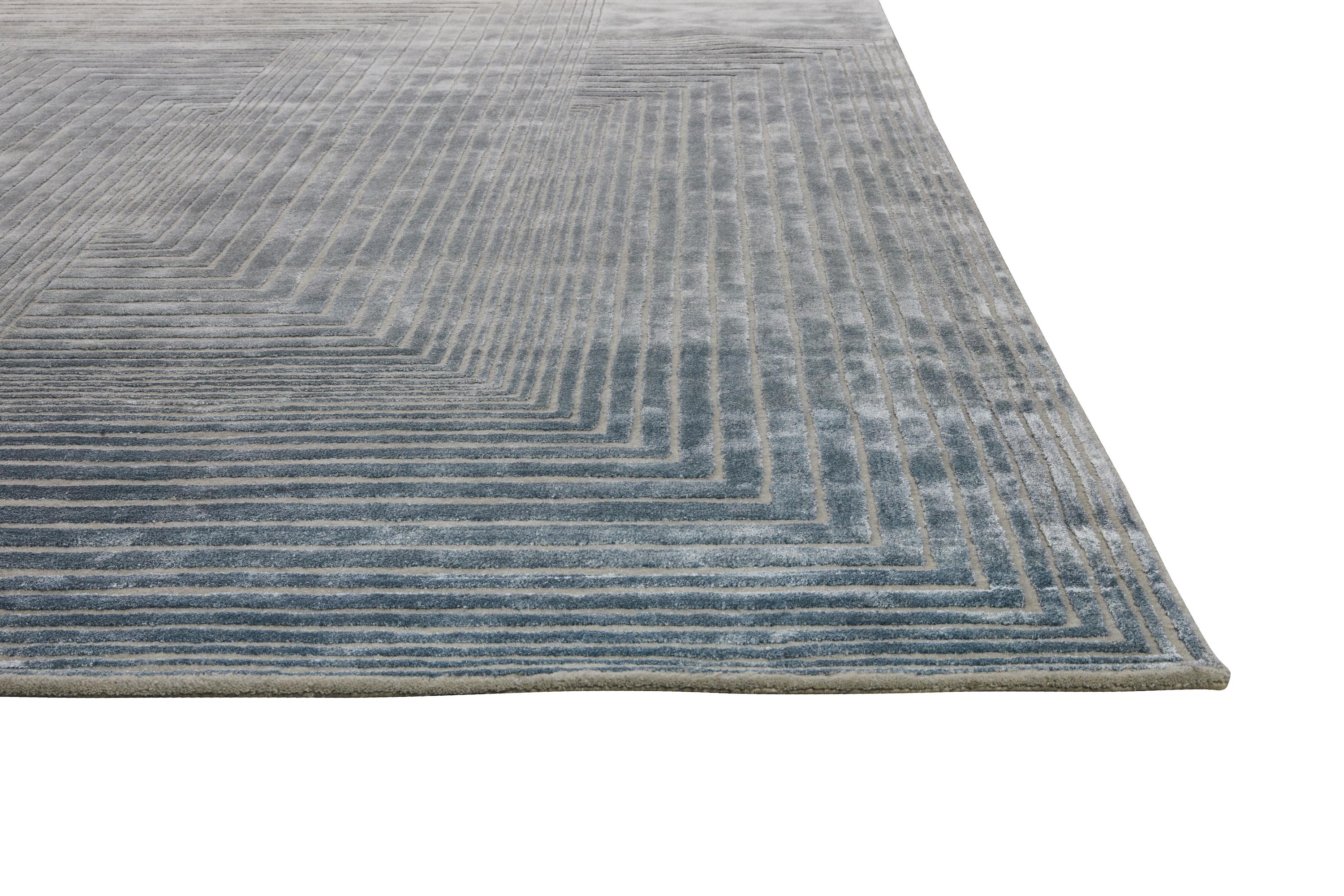 VENEER - Tapis contemporain touffeté à la main en laine et soie, couleurs bleu et rouille par mains en vente 2