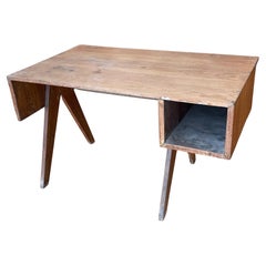 Varnished teak desk, Pierre Jeanneret (1896-1967)